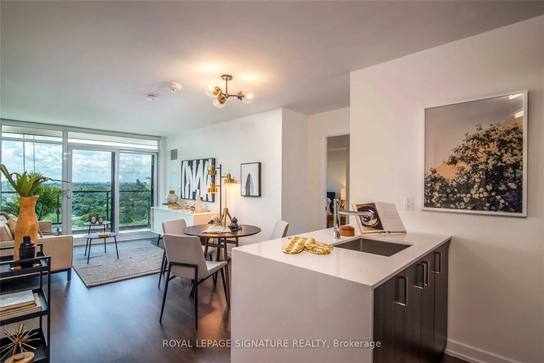 18 Erskine Avenue, #2810