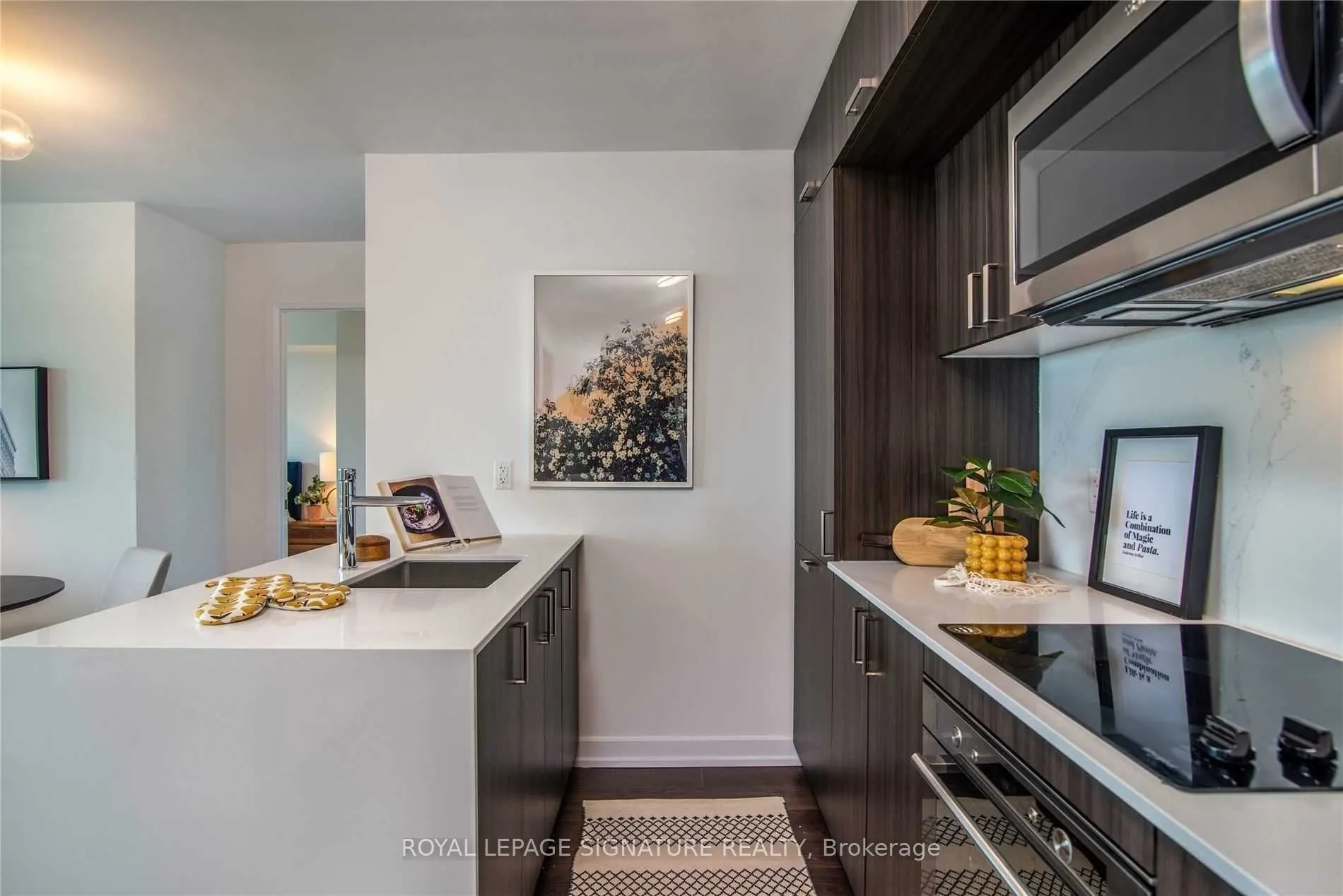 18 Erskine Avenue, #2810
