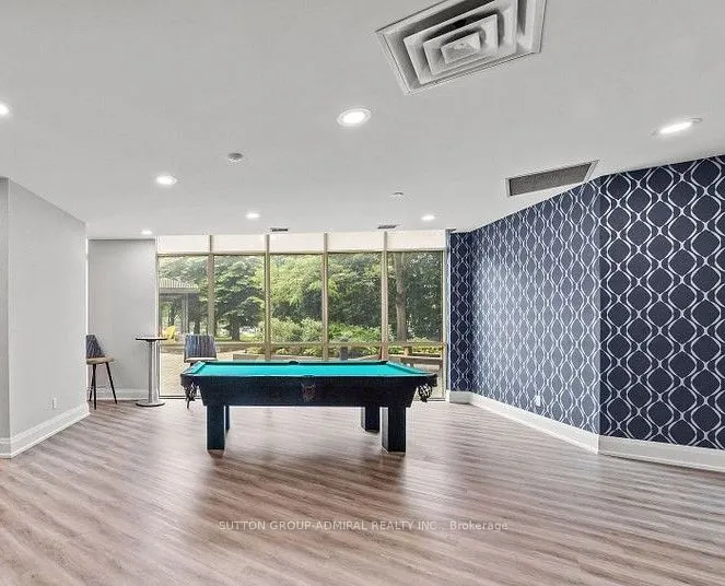 28 Harrison Garden Boulevard, #1006