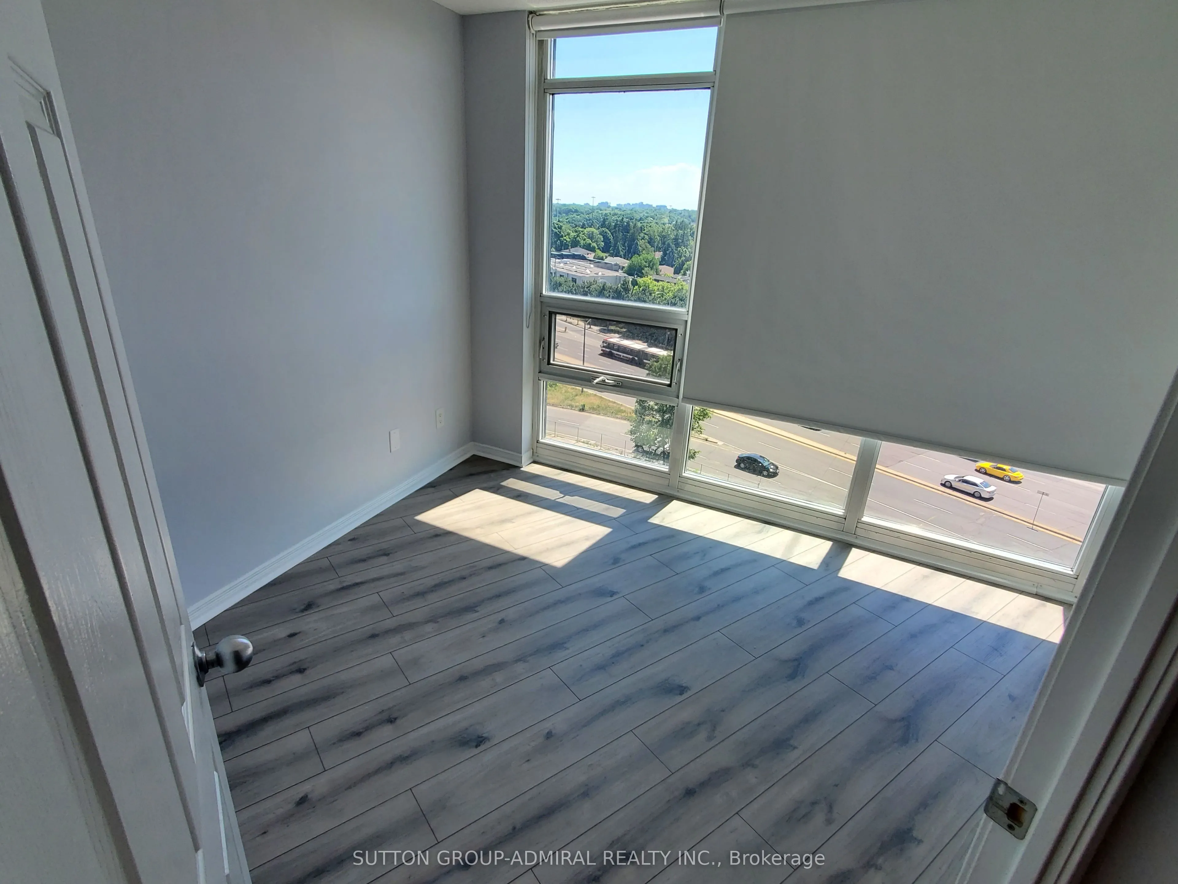 28 Harrison Garden Boulevard, #1006