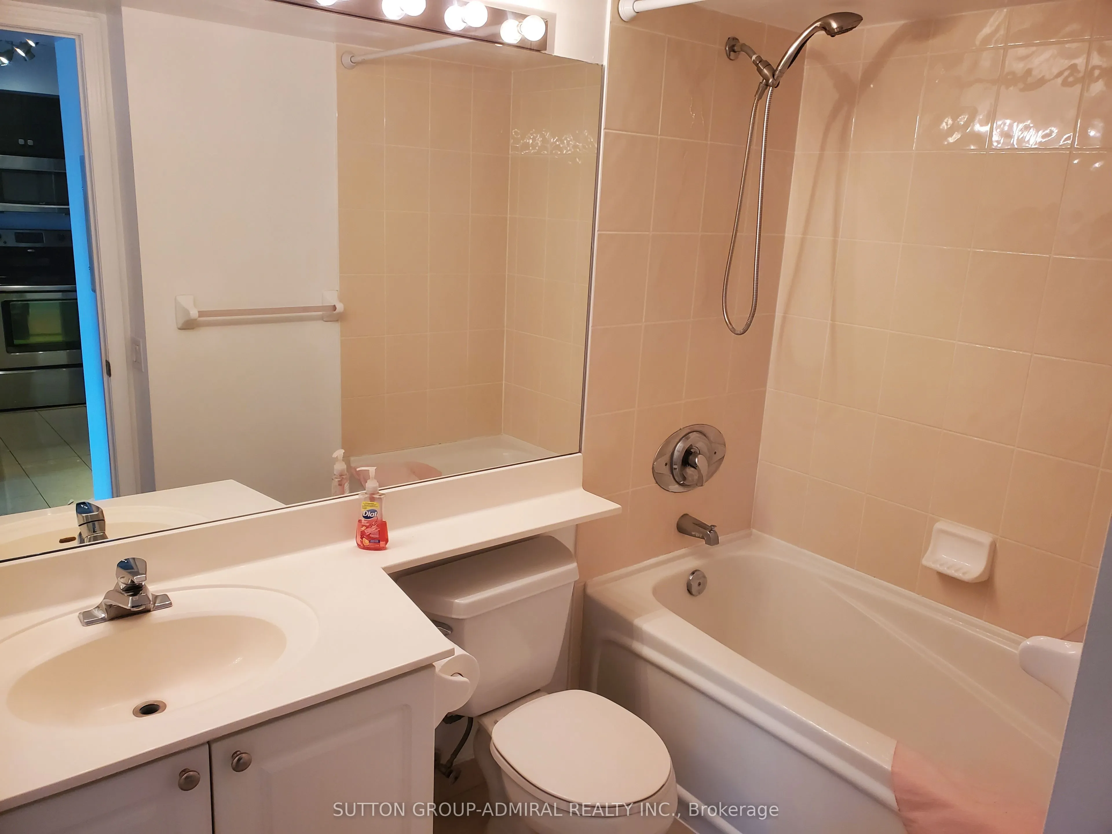 28 Harrison Garden Boulevard, #1006