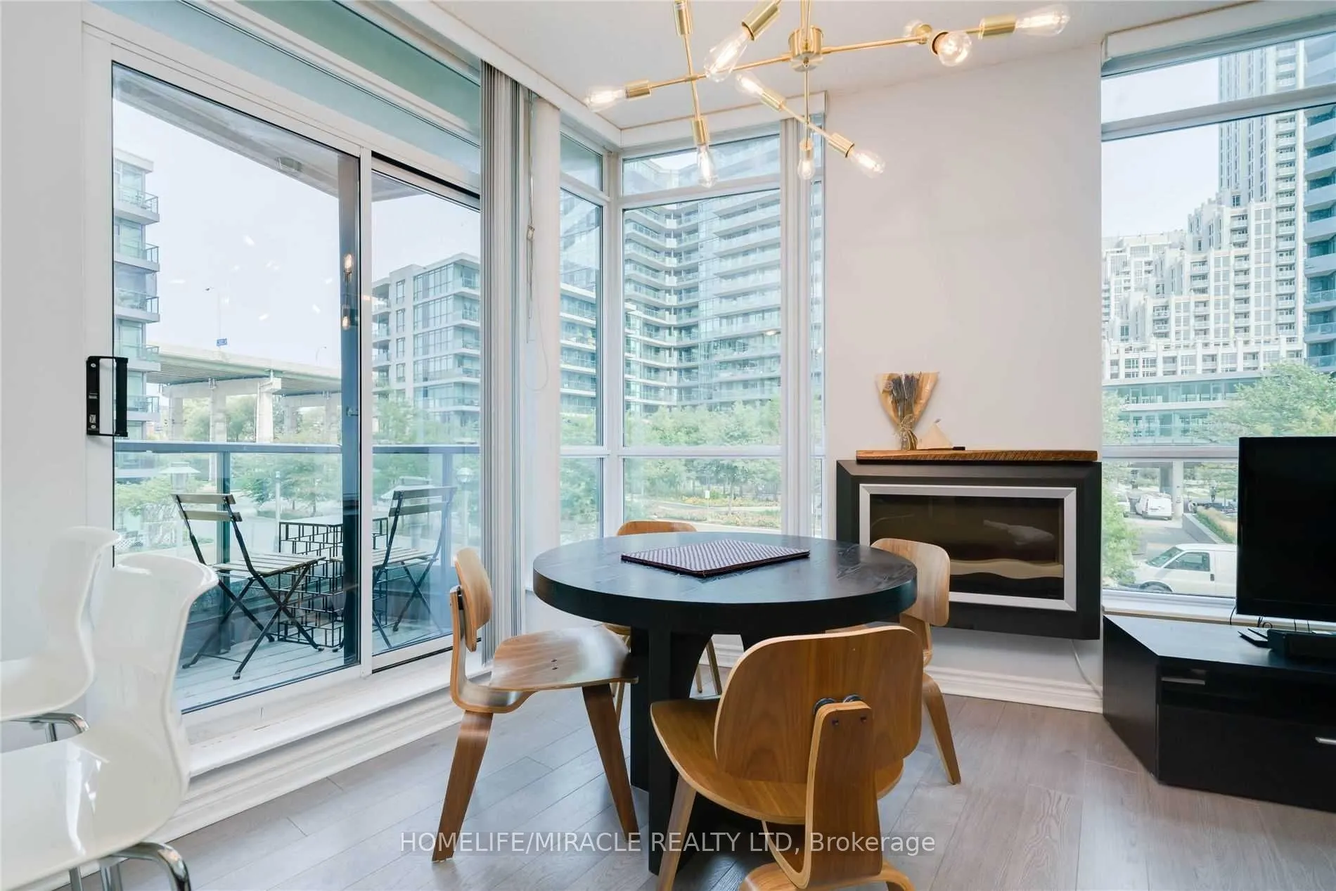 219 Fort York Boulevard, #203