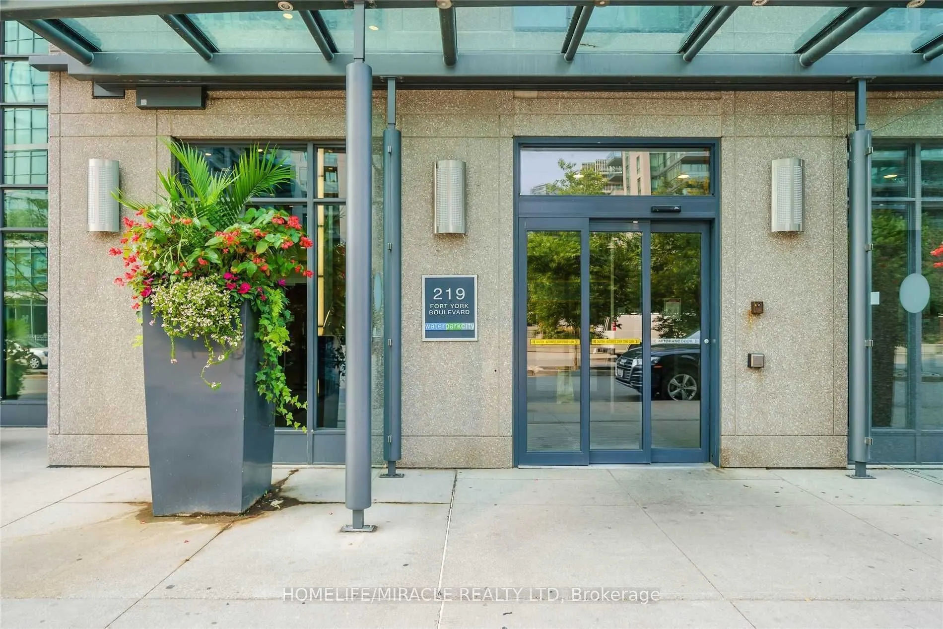 219 Fort York Boulevard, #203