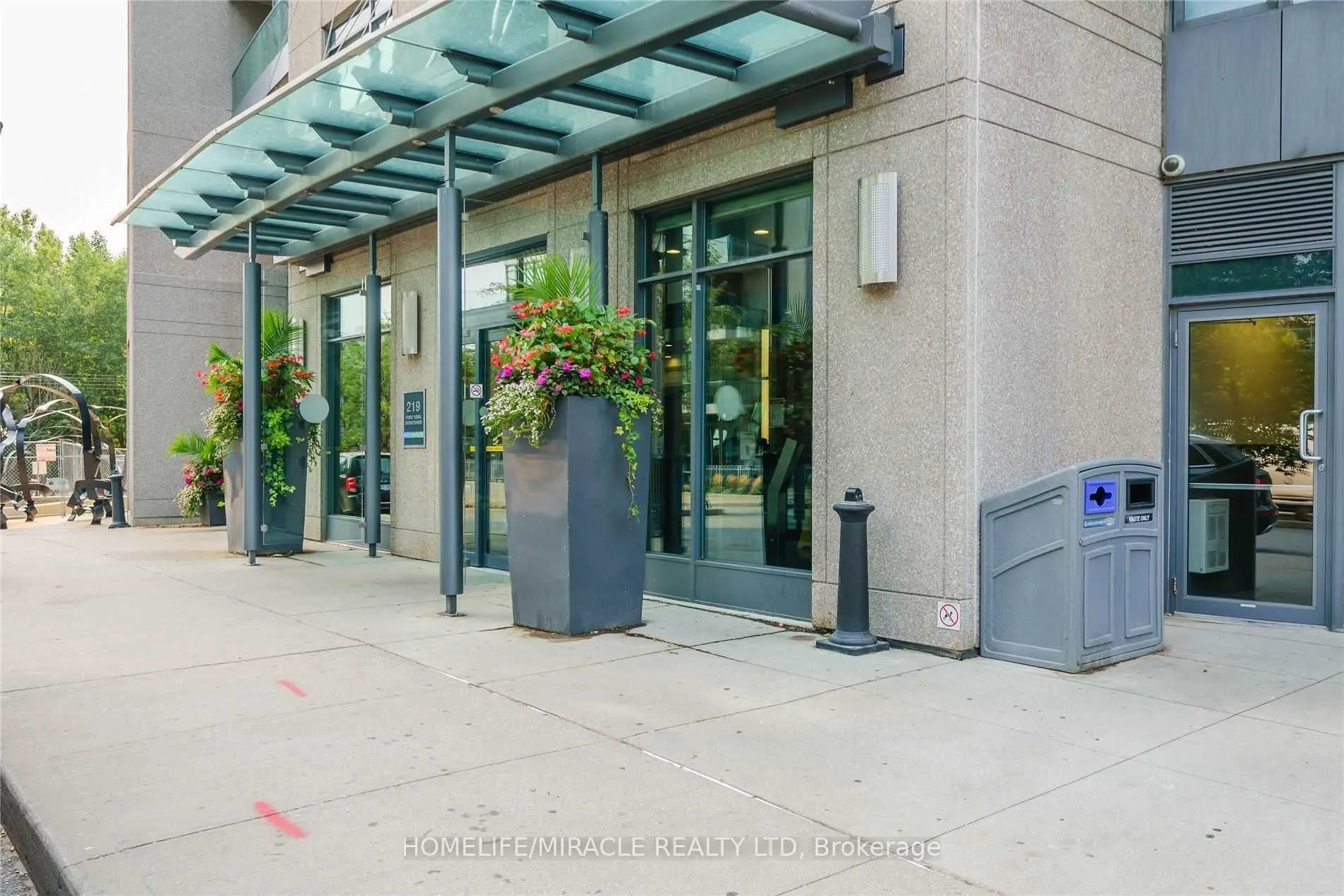 219 Fort York Boulevard, #203
