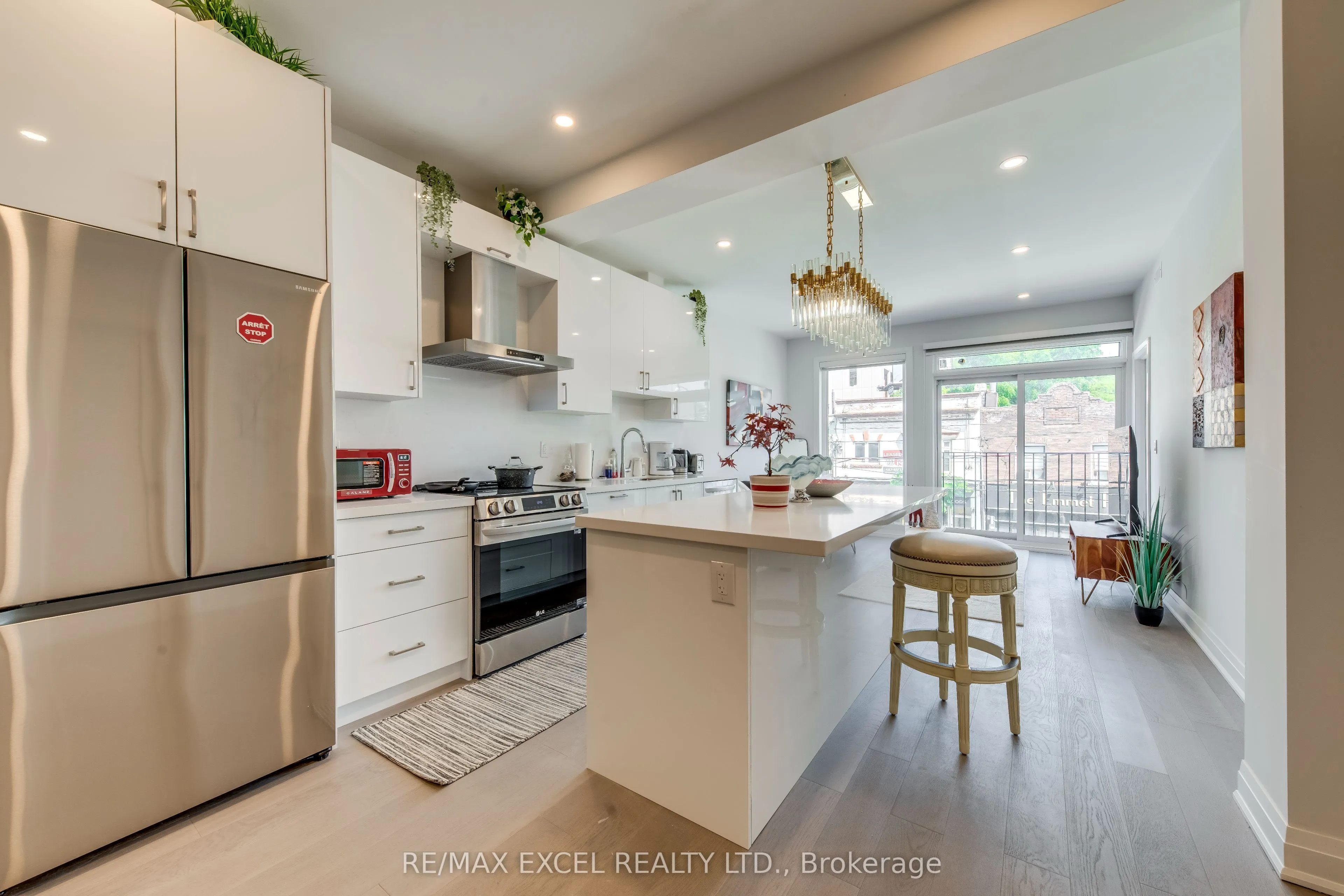 923 COLLEGE Street, #UNIT B