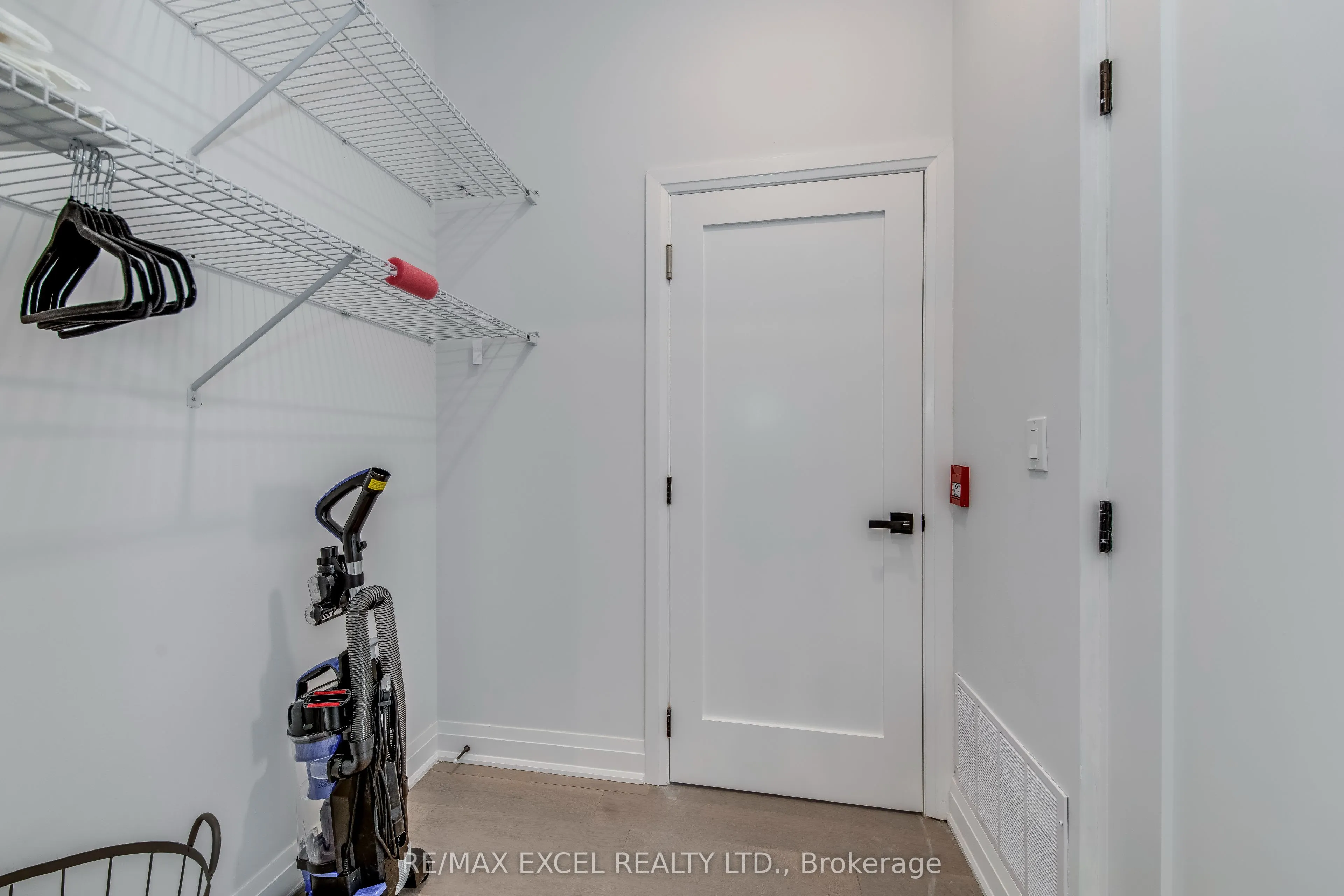 923 COLLEGE Street, #UNIT B