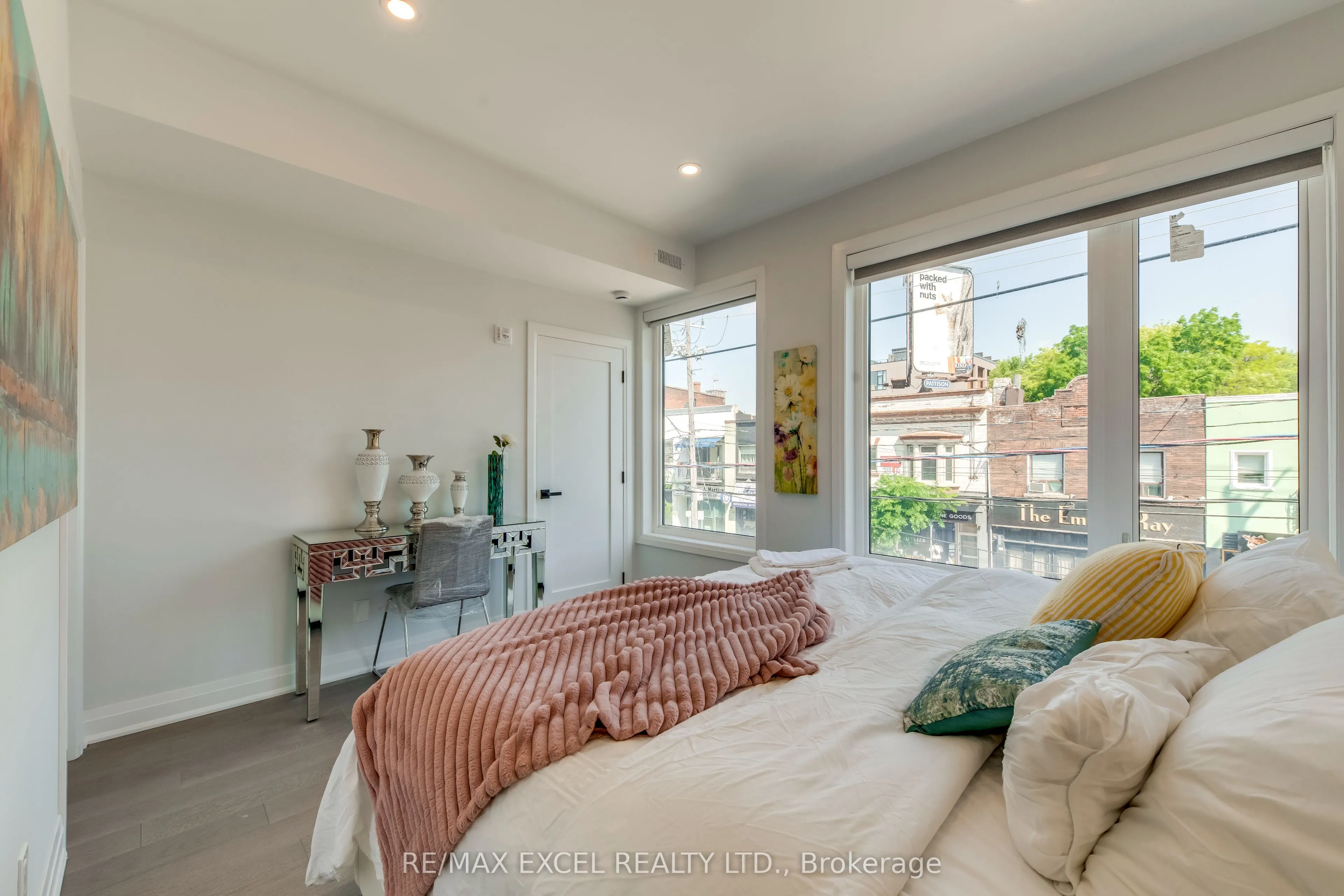 923 COLLEGE Street, #UNIT B
