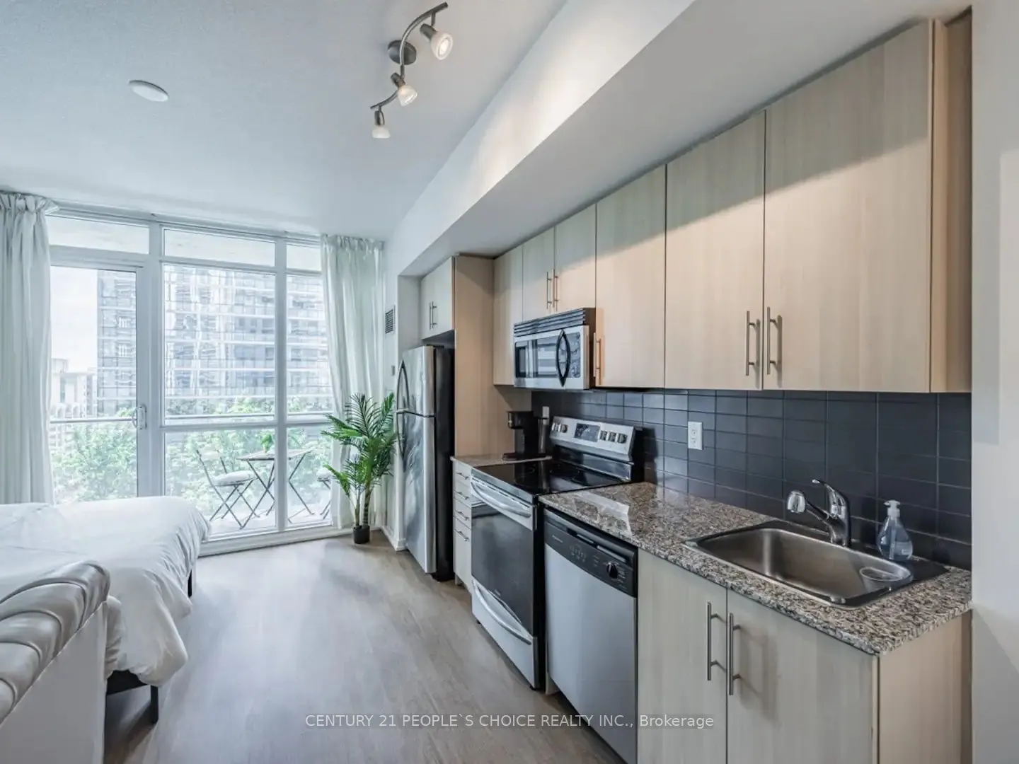65 Bremner Boulevard, #1203