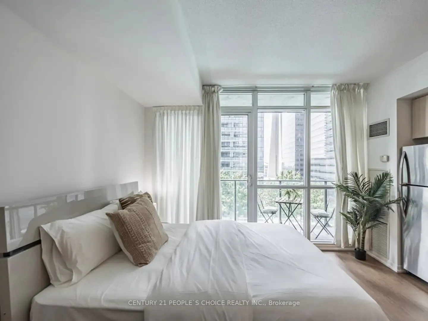 65 Bremner Boulevard, #1203