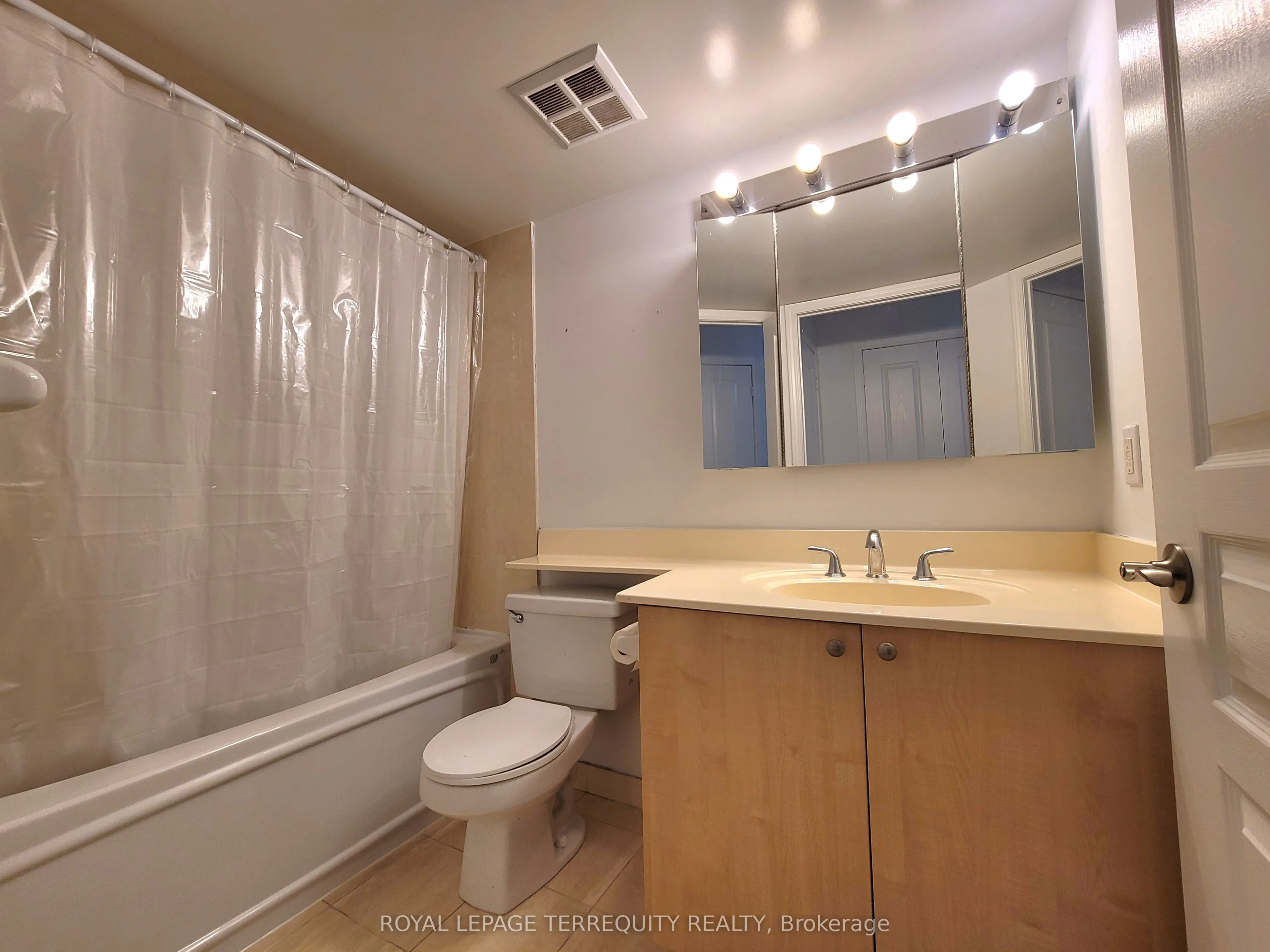 51 Harrison Garden Boulevard, #505