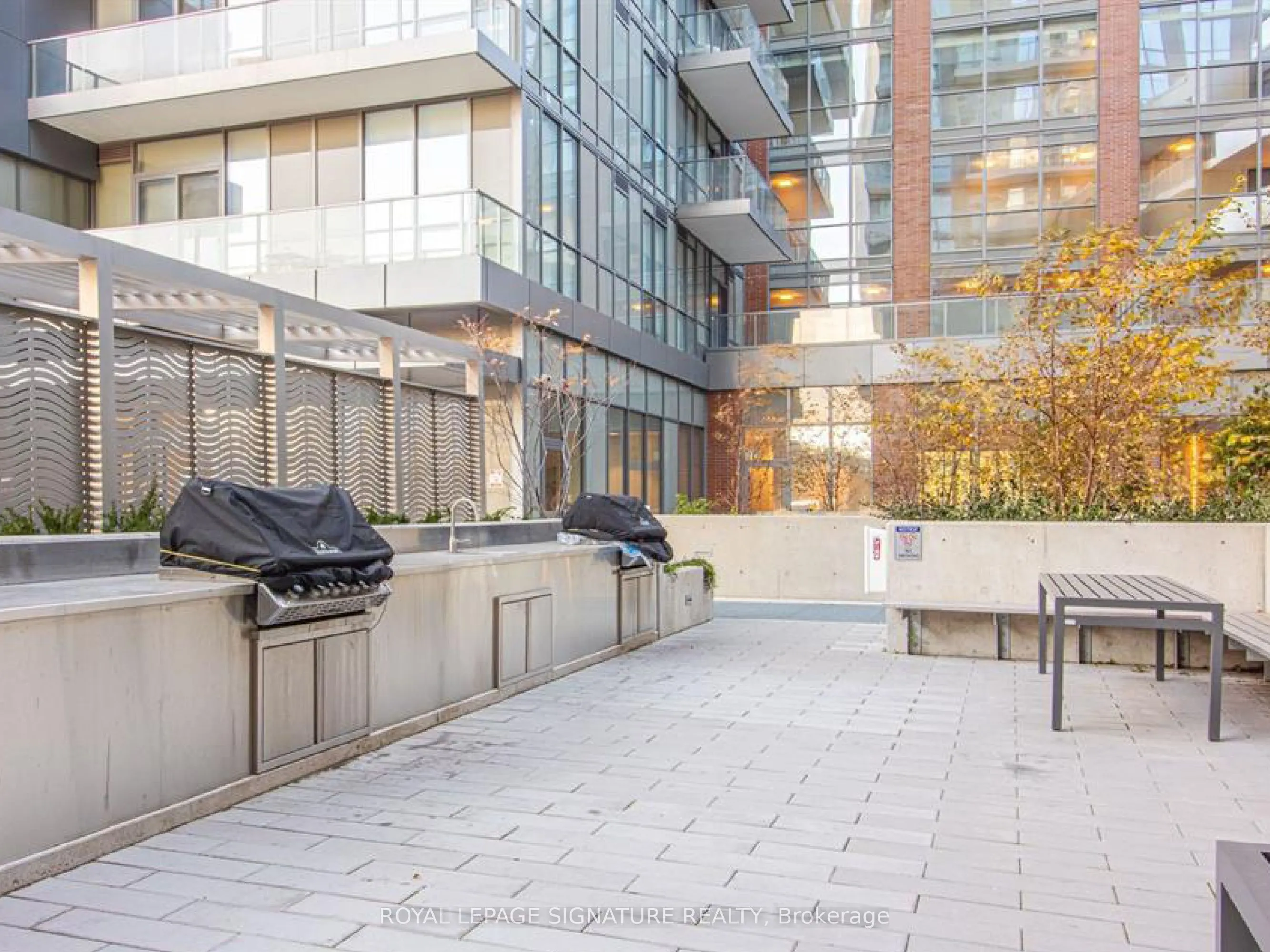 32 Forest Manor Road, #1102