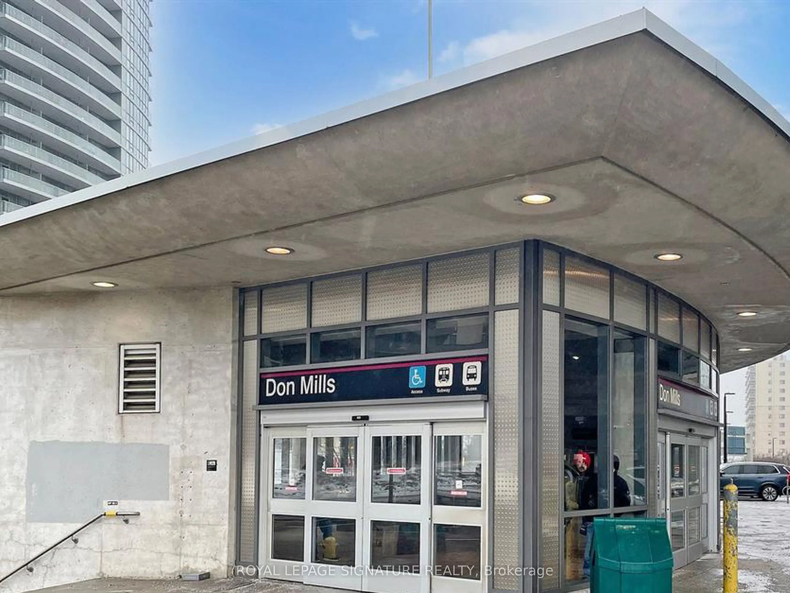 32 Forest Manor Road, #1102
