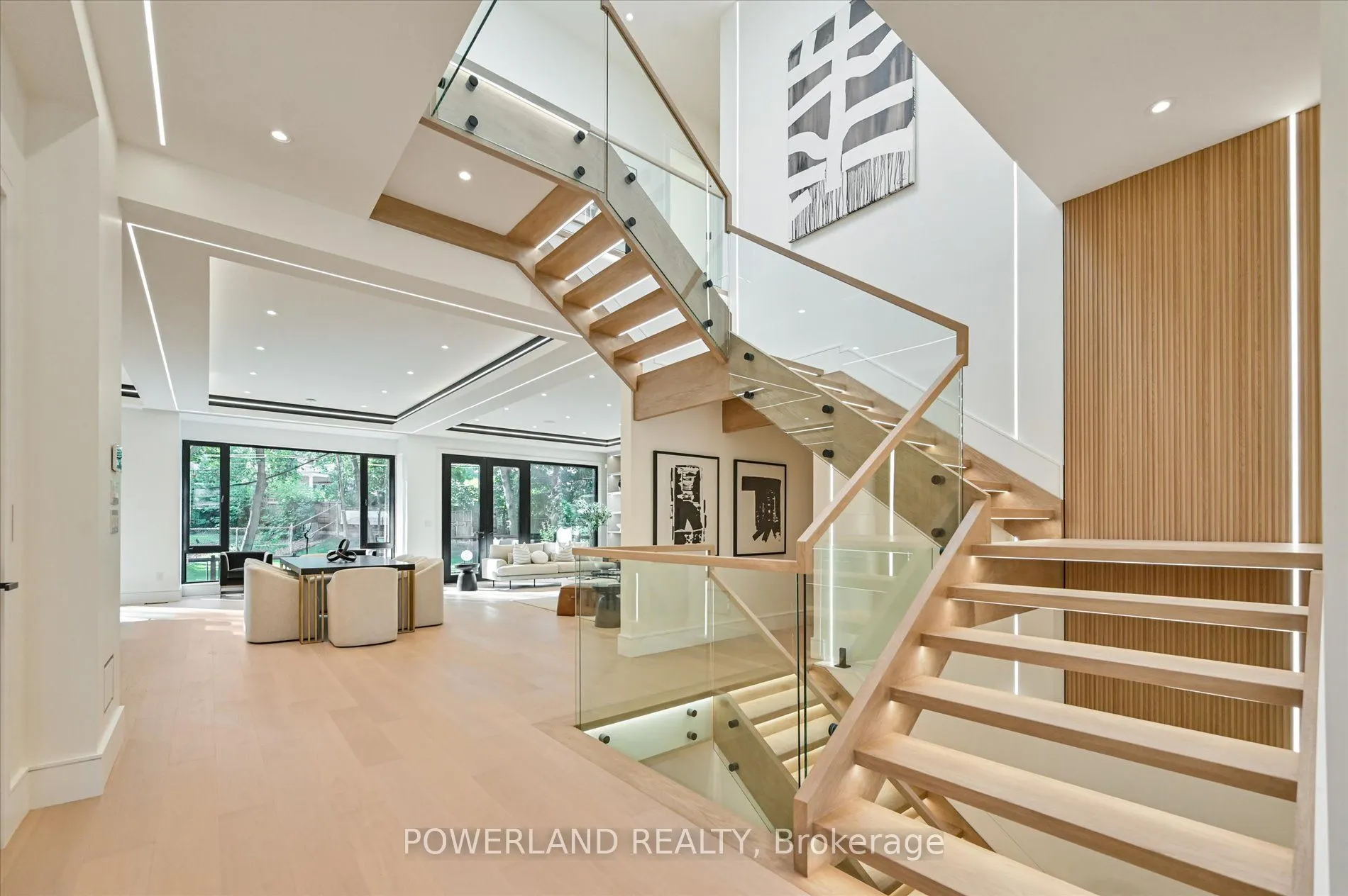 53 Whittaker Crescent