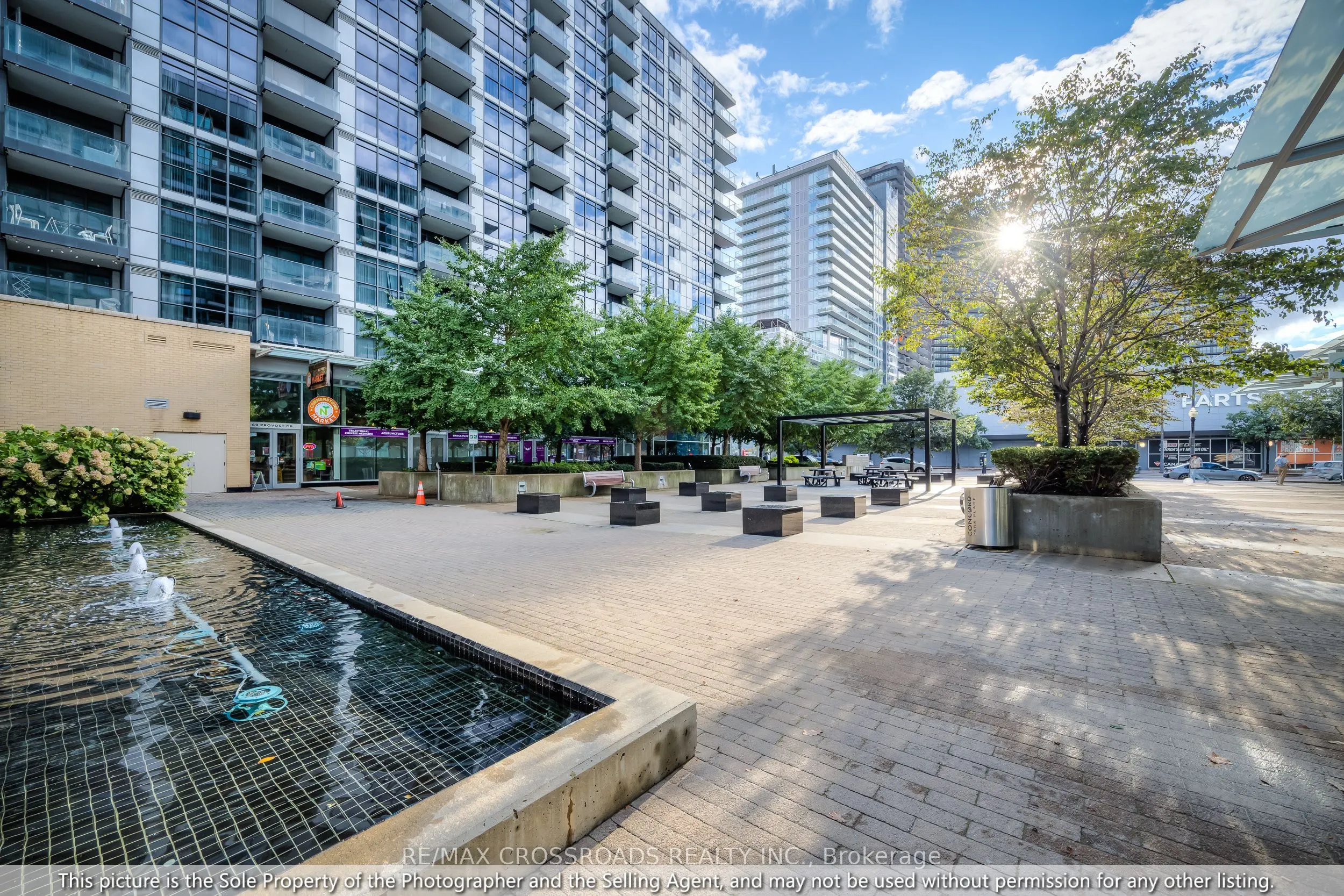 15 Singer Court, #206