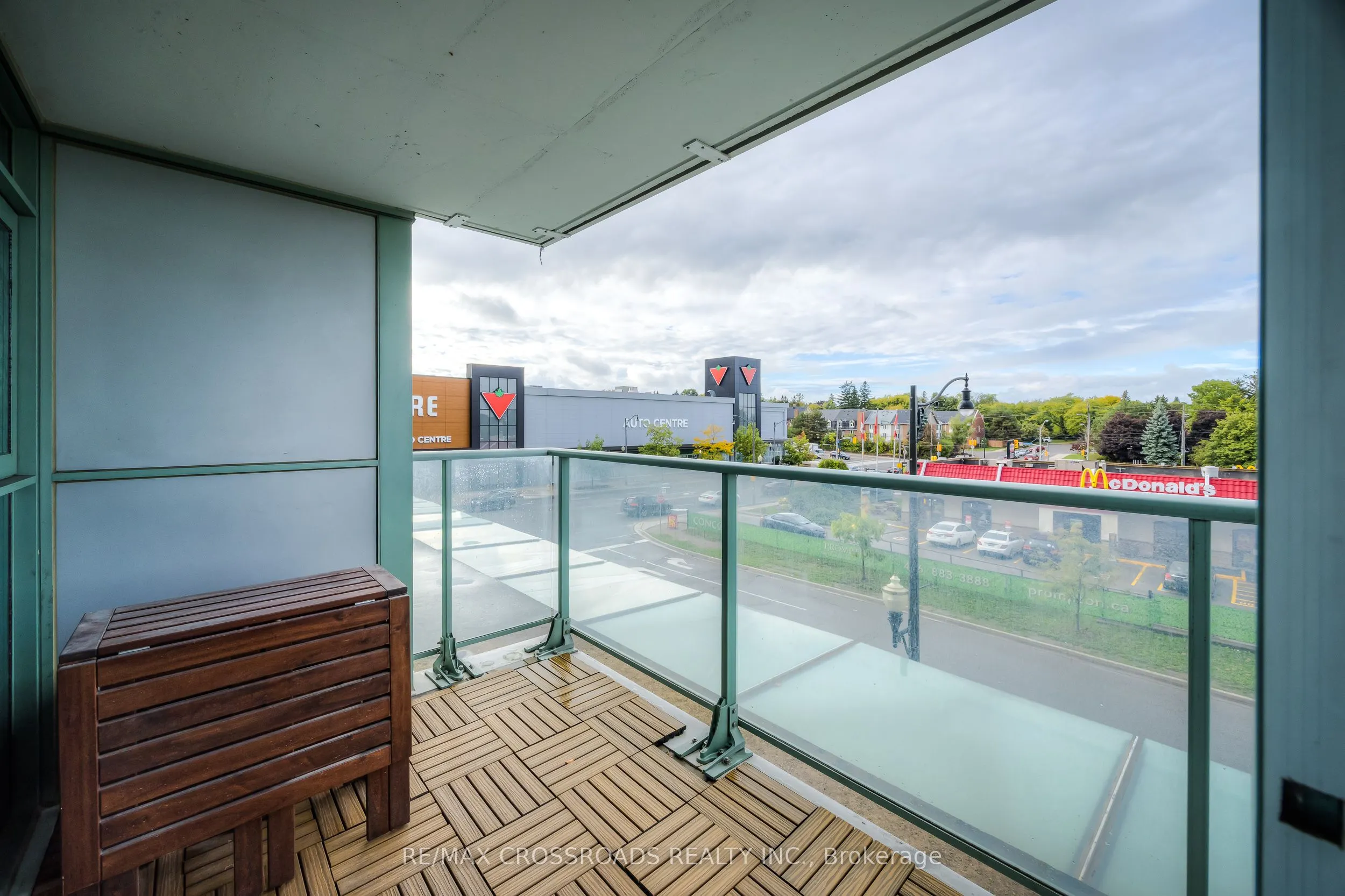 15 Singer Court, #206