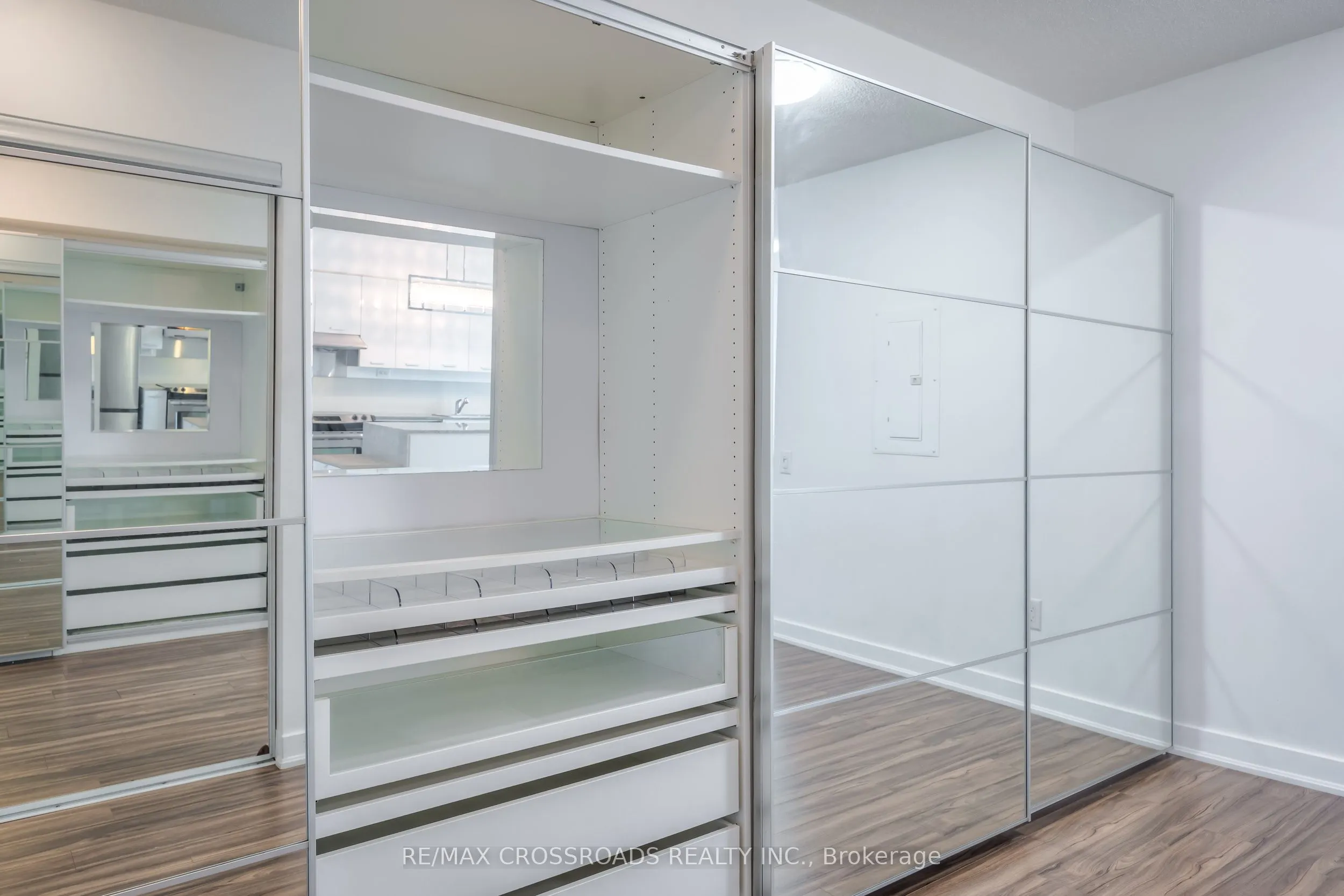 15 Singer Court, #206
