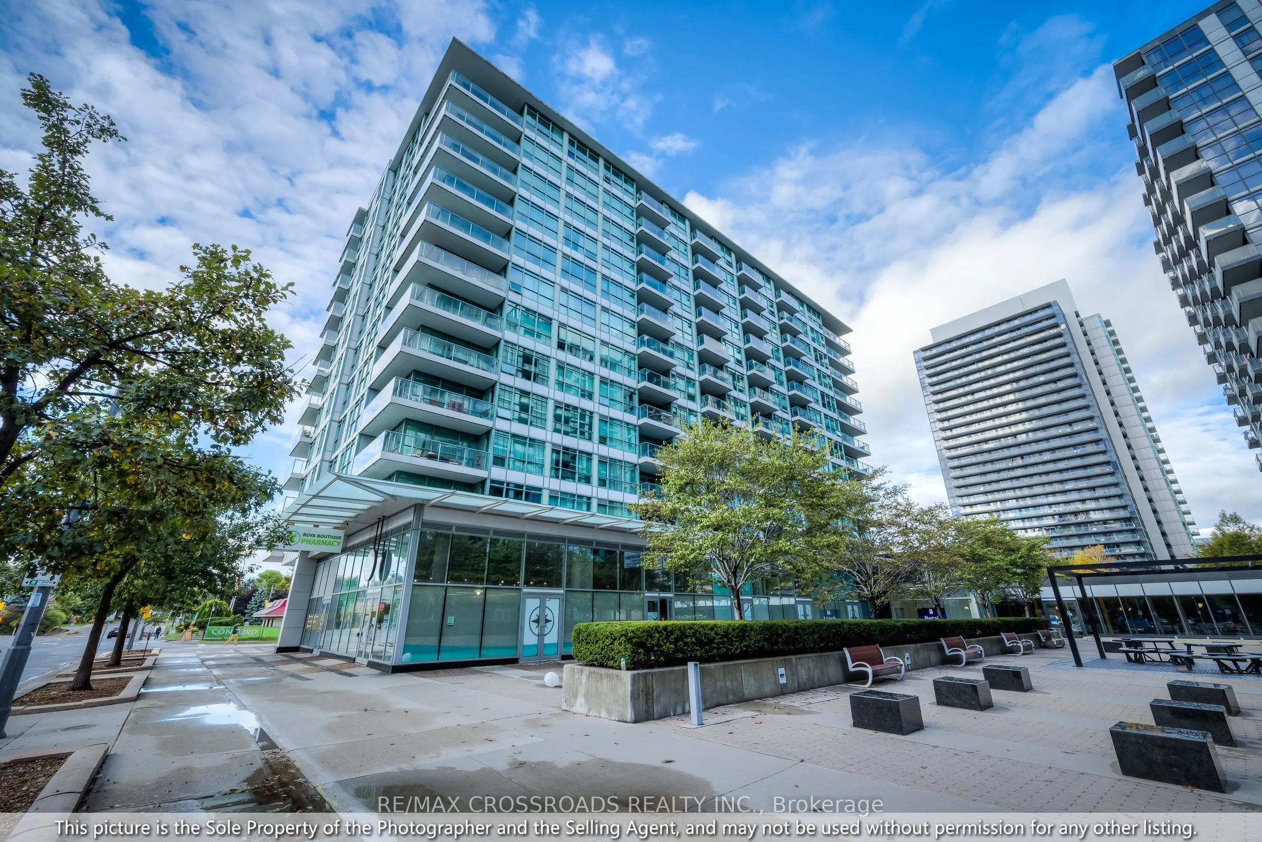 15 Singer Court, #206