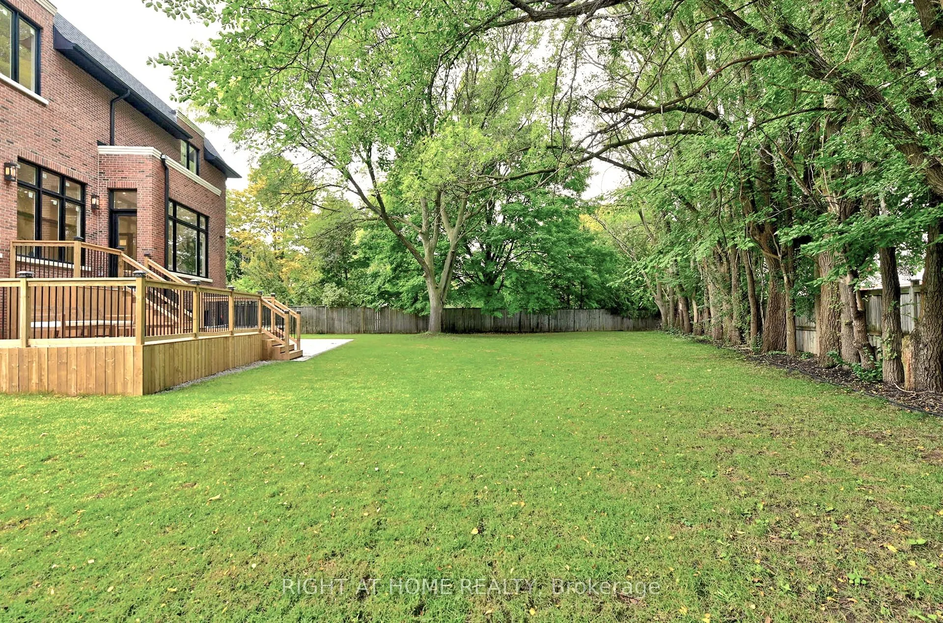 27 Hurlingham Crescent