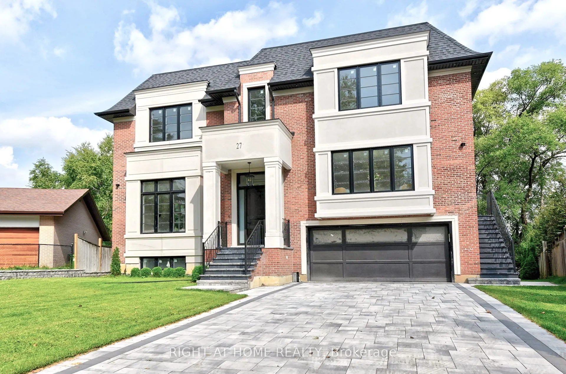 27 Hurlingham Crescent