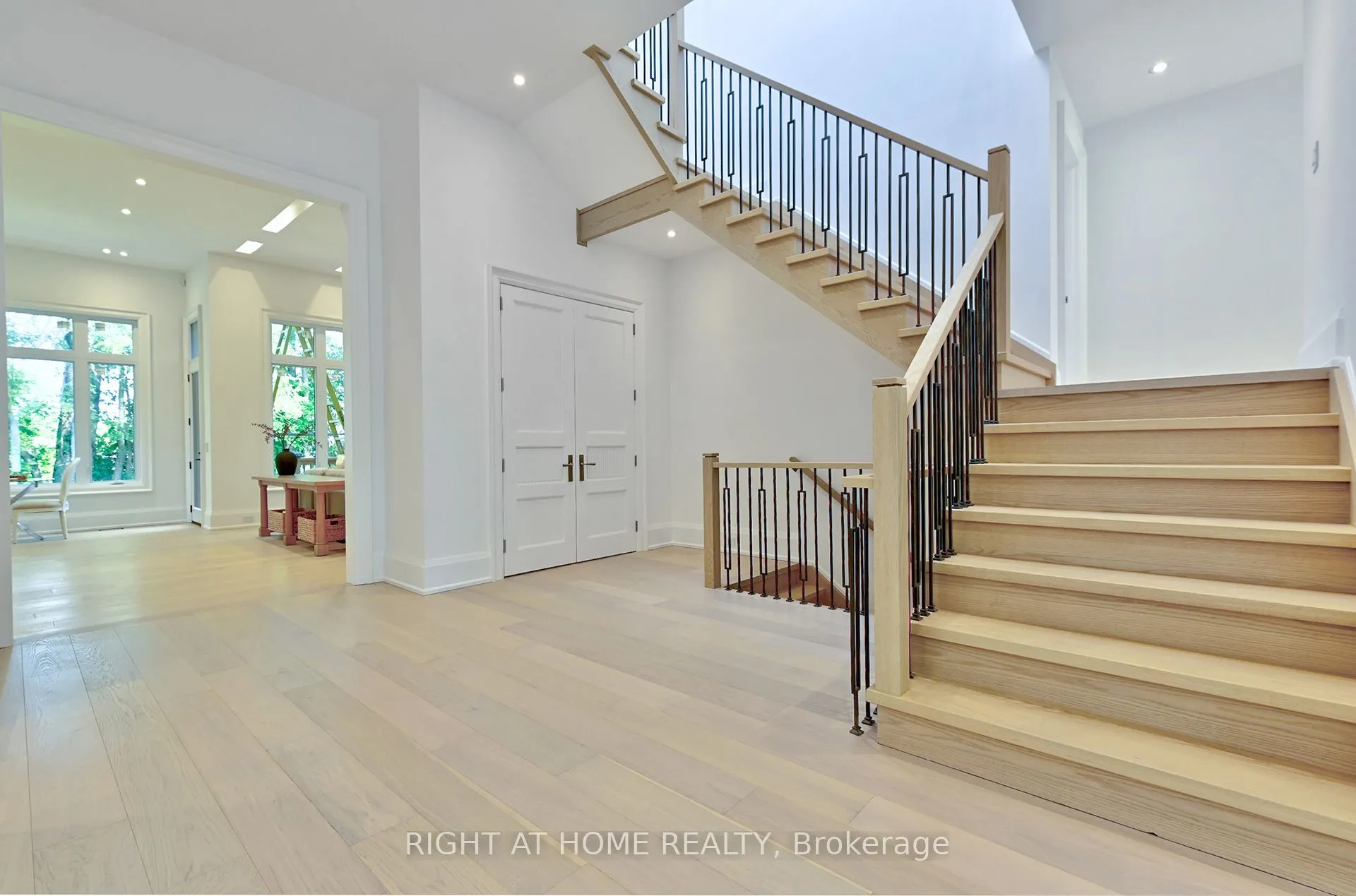 27 Hurlingham Crescent