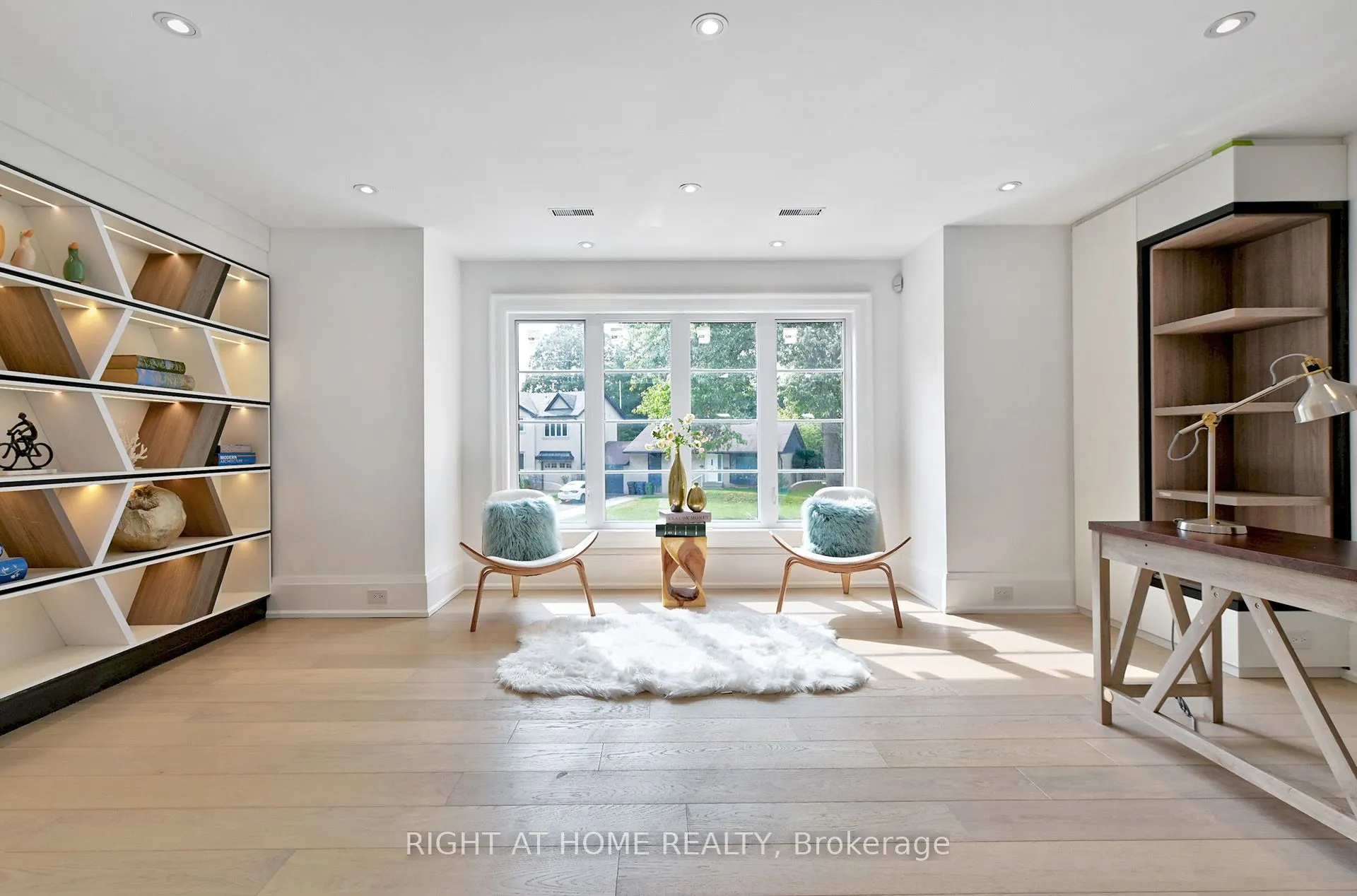 27 Hurlingham Crescent