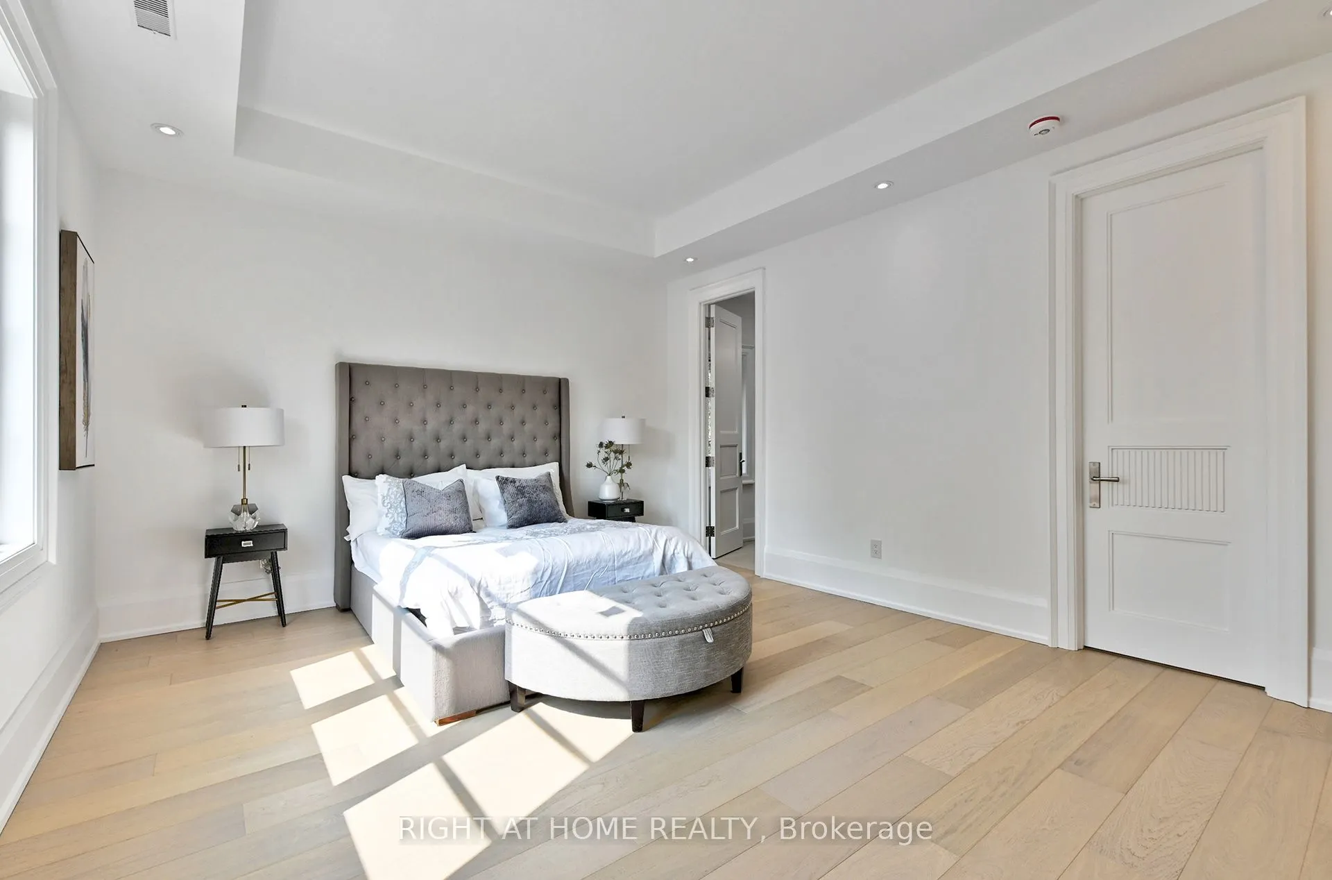 27 Hurlingham Crescent