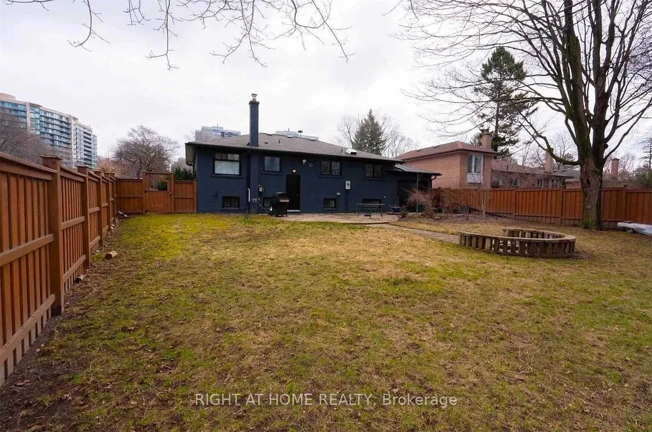 2 Groveland Crescent