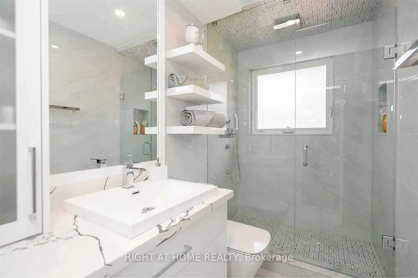 2 Groveland Crescent