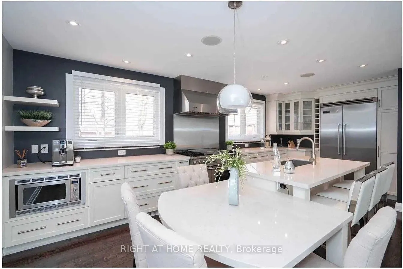 2 Groveland Crescent
