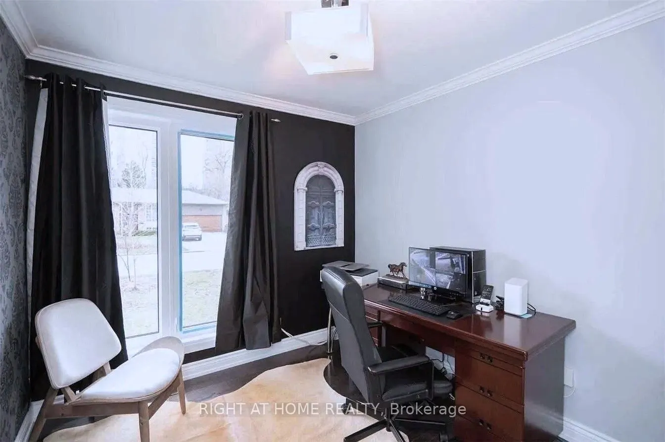 2 Groveland Crescent