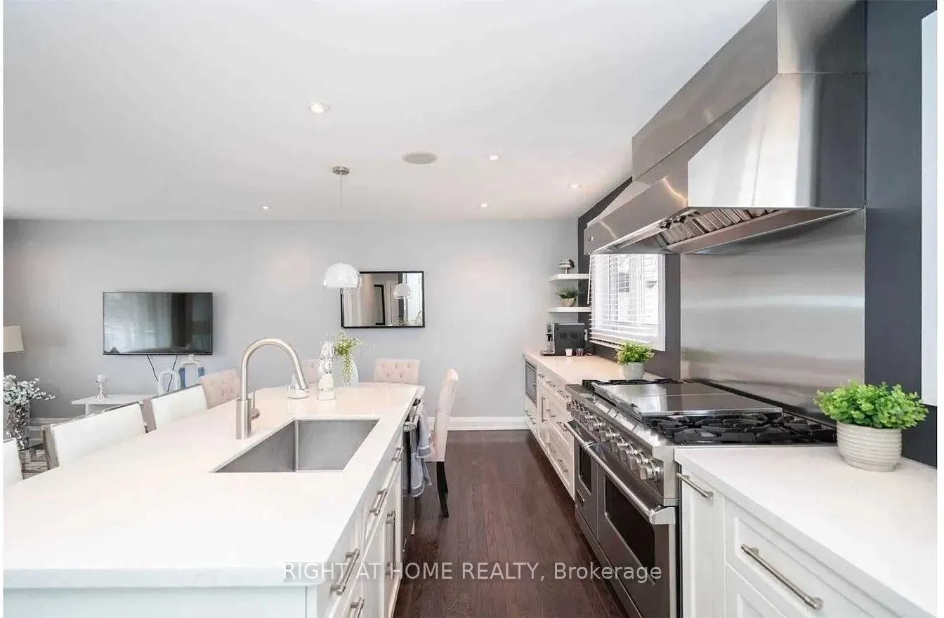 2 Groveland Crescent