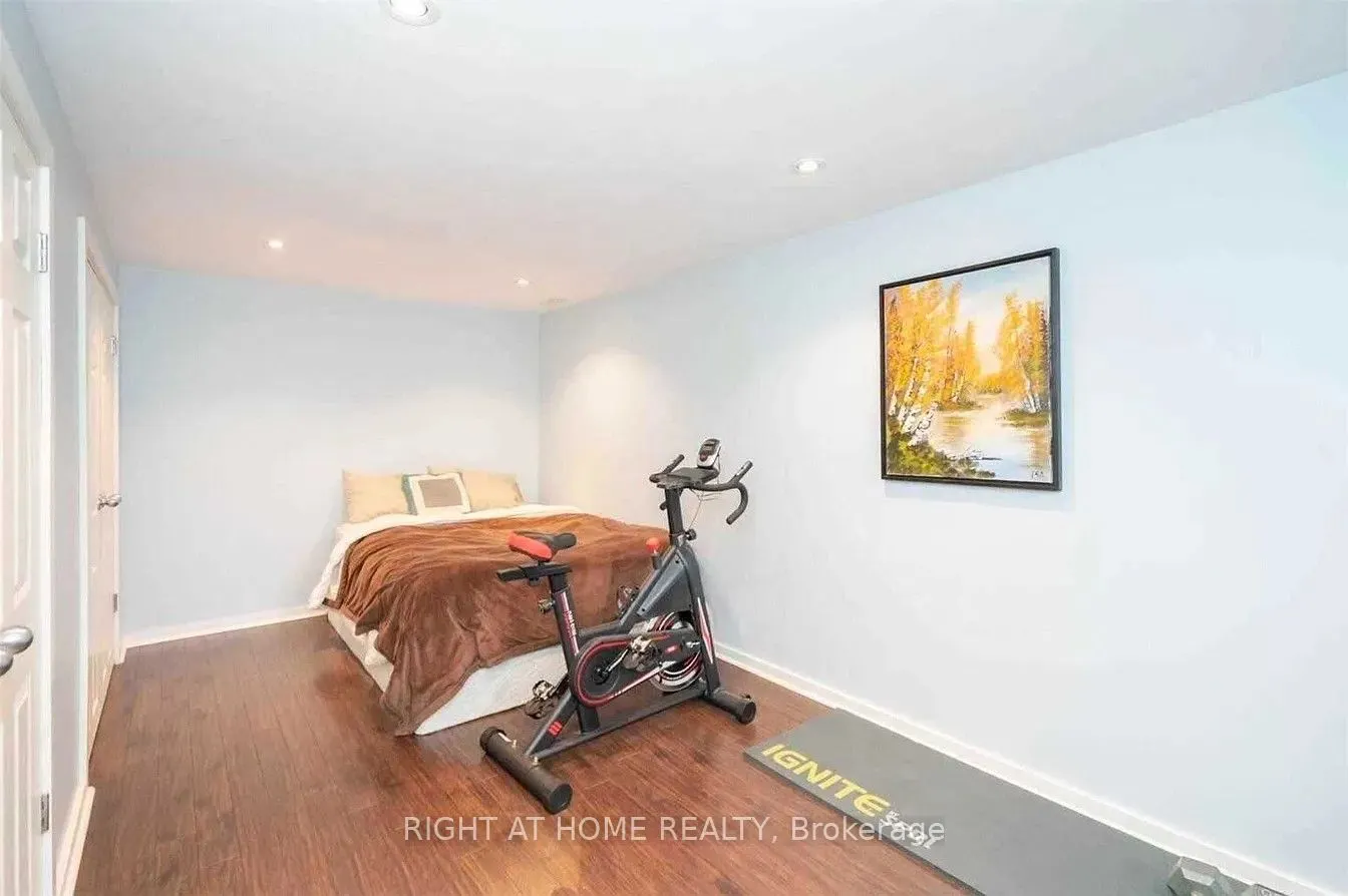2 Groveland Crescent