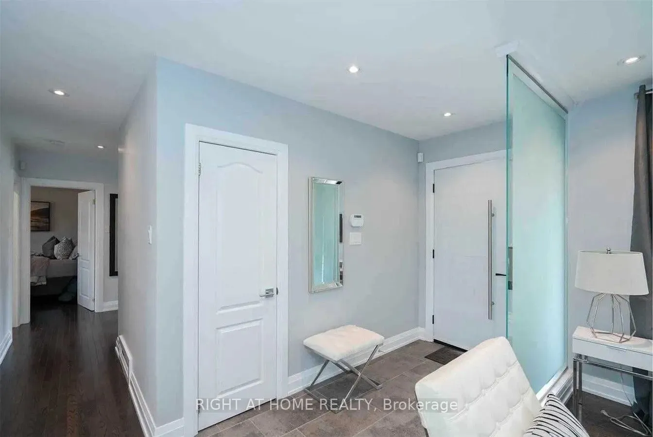 2 Groveland Crescent
