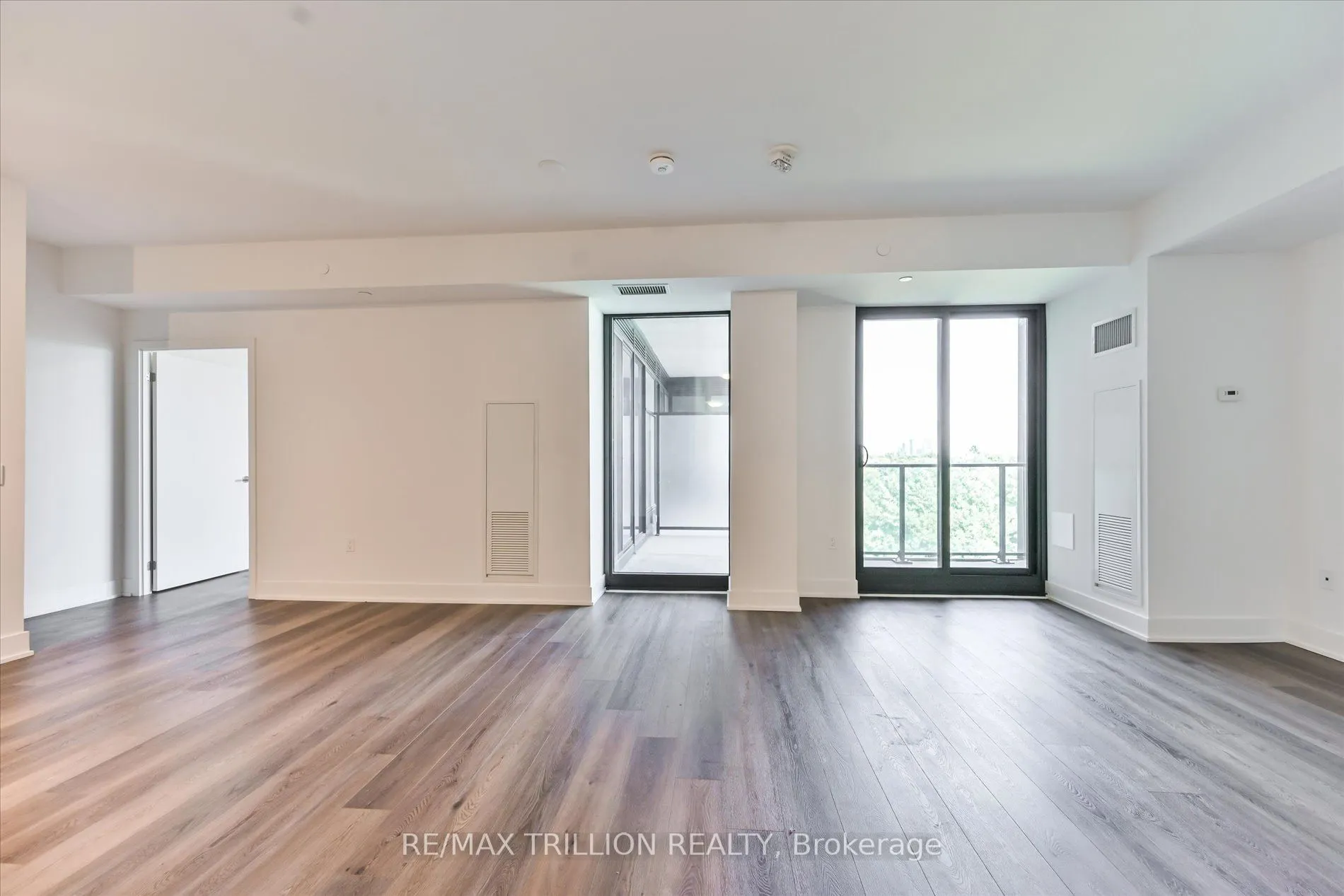 250 Lawrence Avenue W, #801