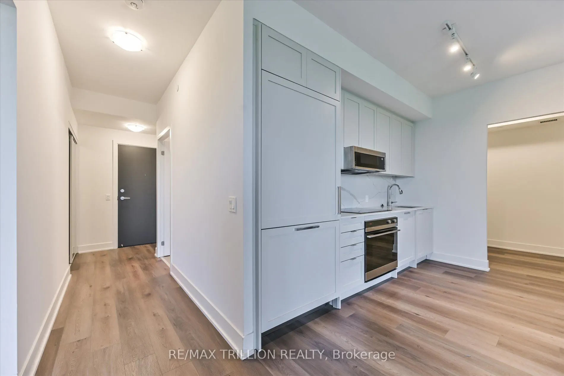 250 Lawrence Avenue W, #801