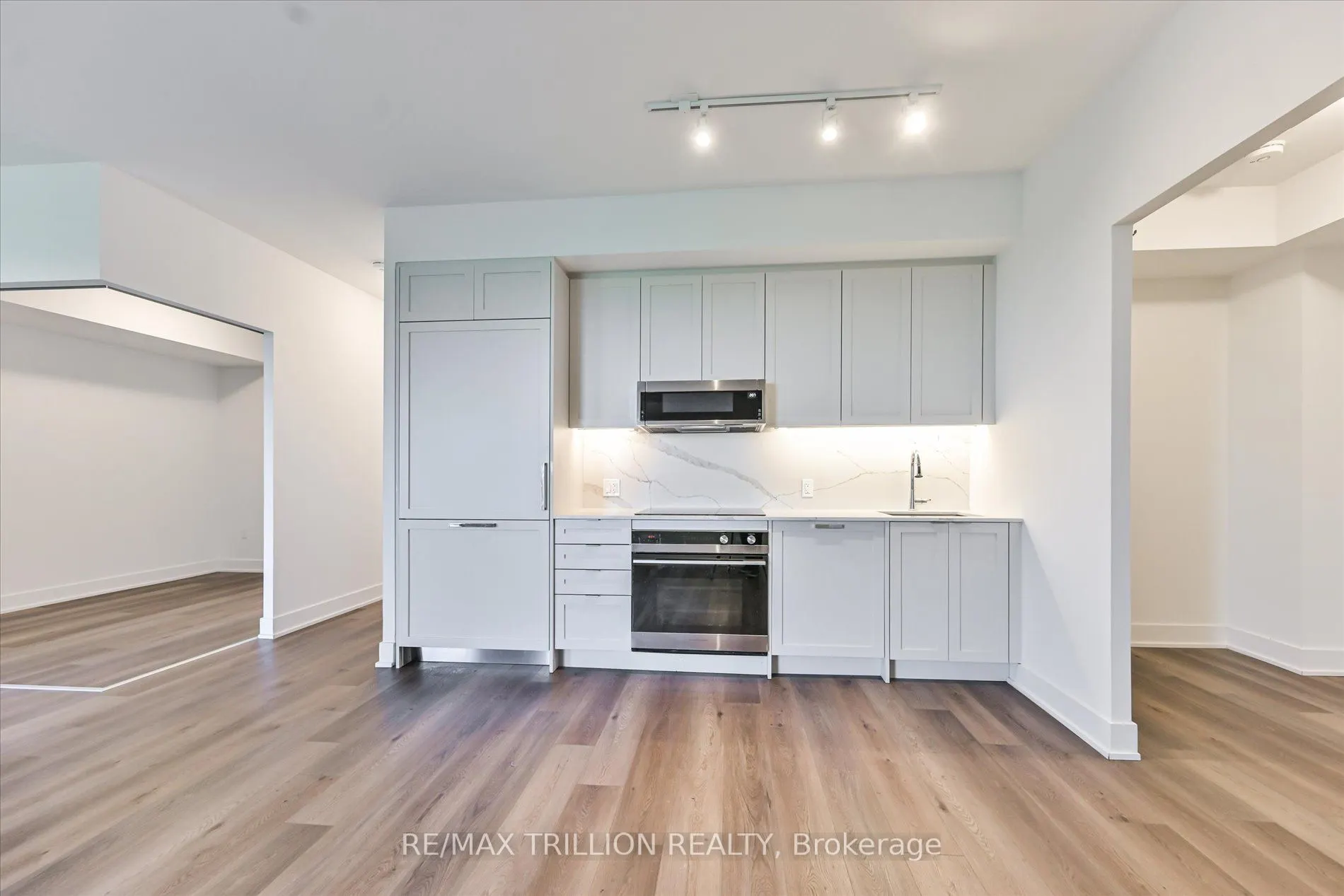 250 Lawrence Avenue W, #801