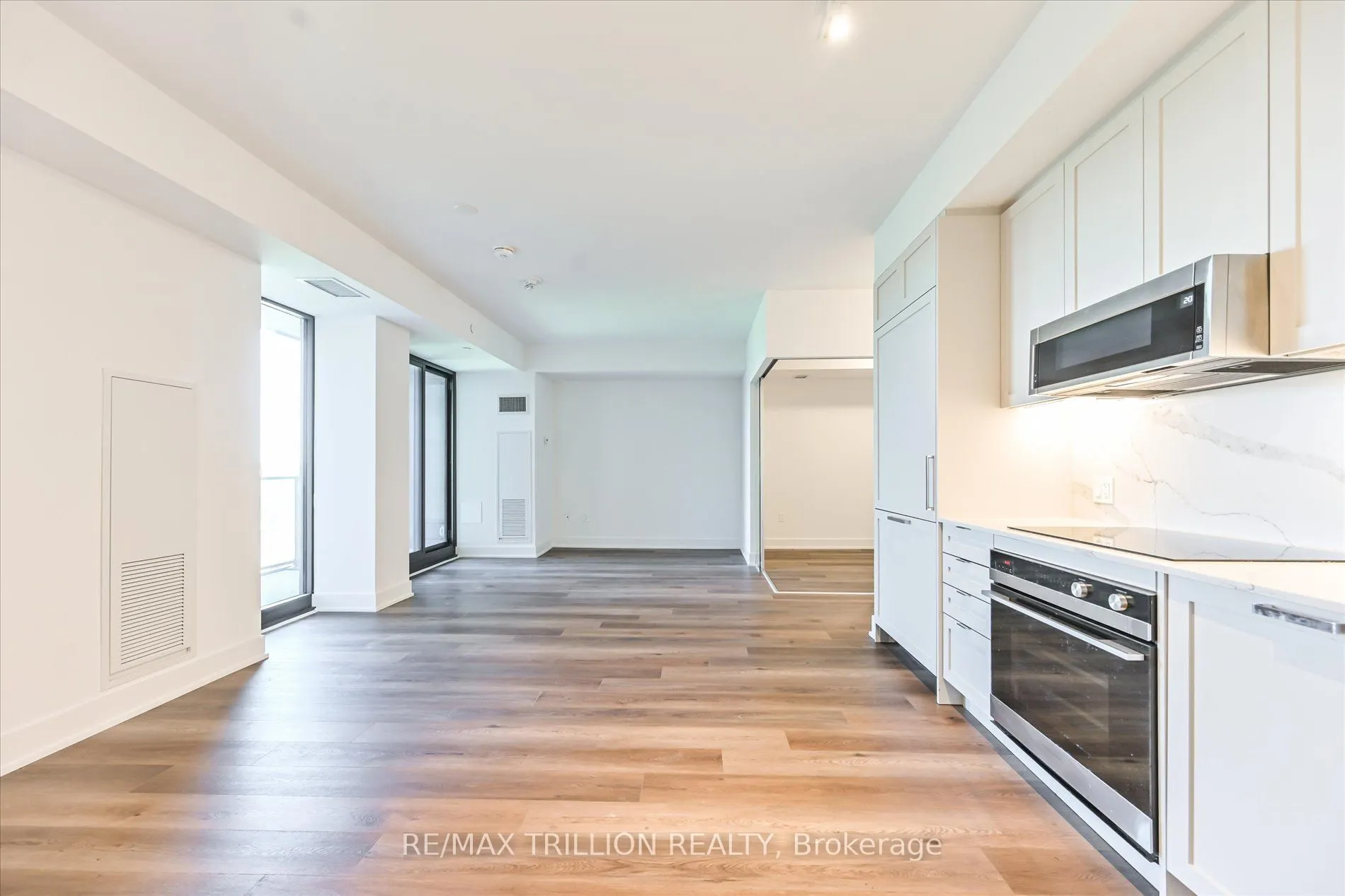 250 Lawrence Avenue W, #801