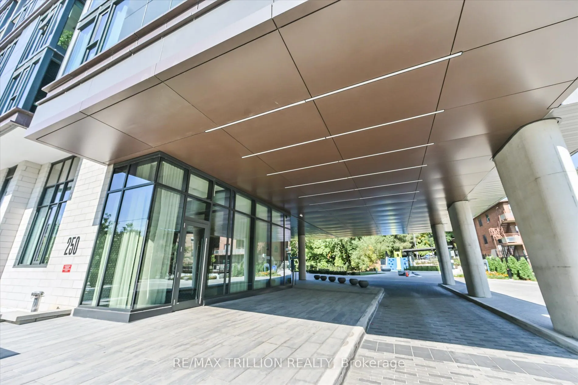 250 Lawrence Avenue W, #801