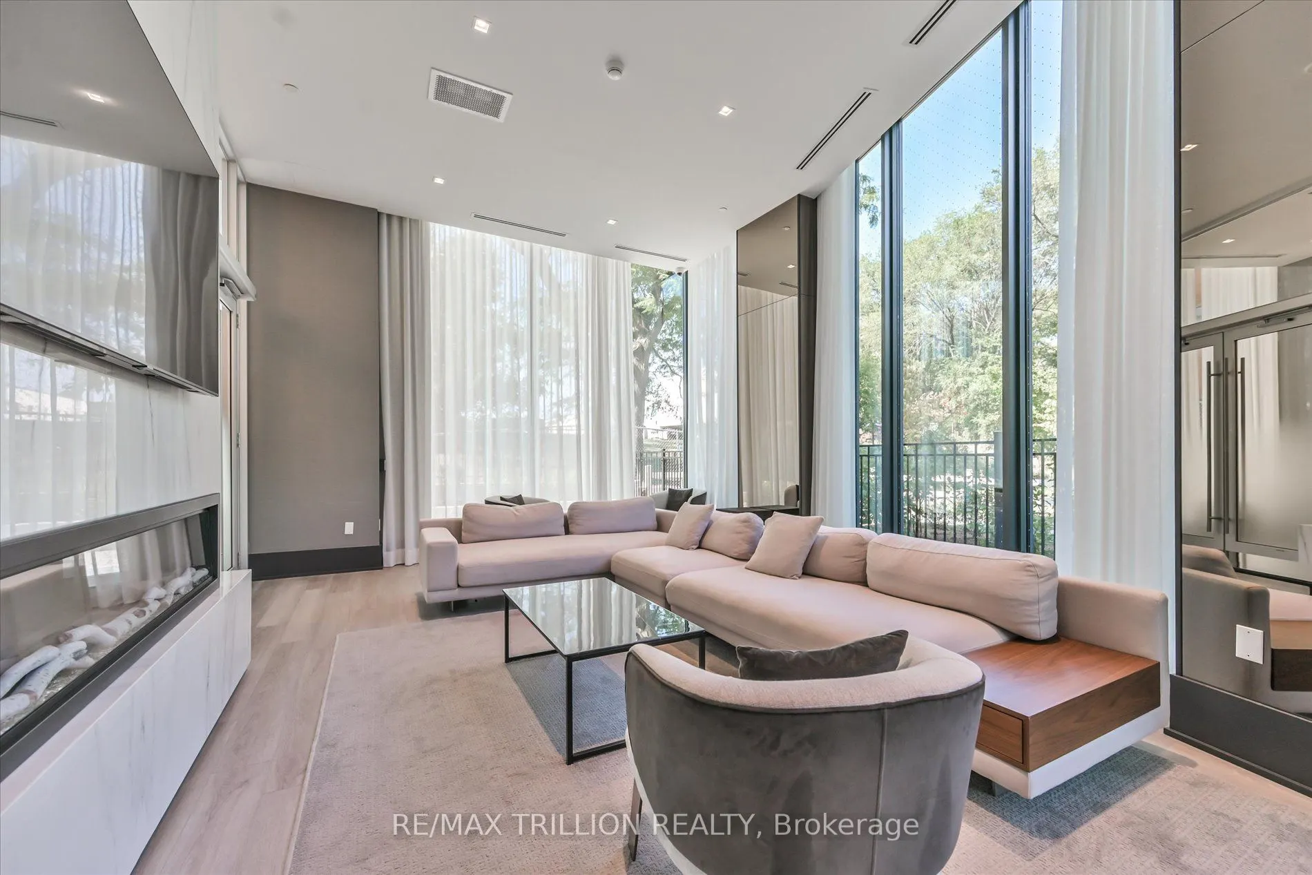 250 Lawrence Avenue W, #801