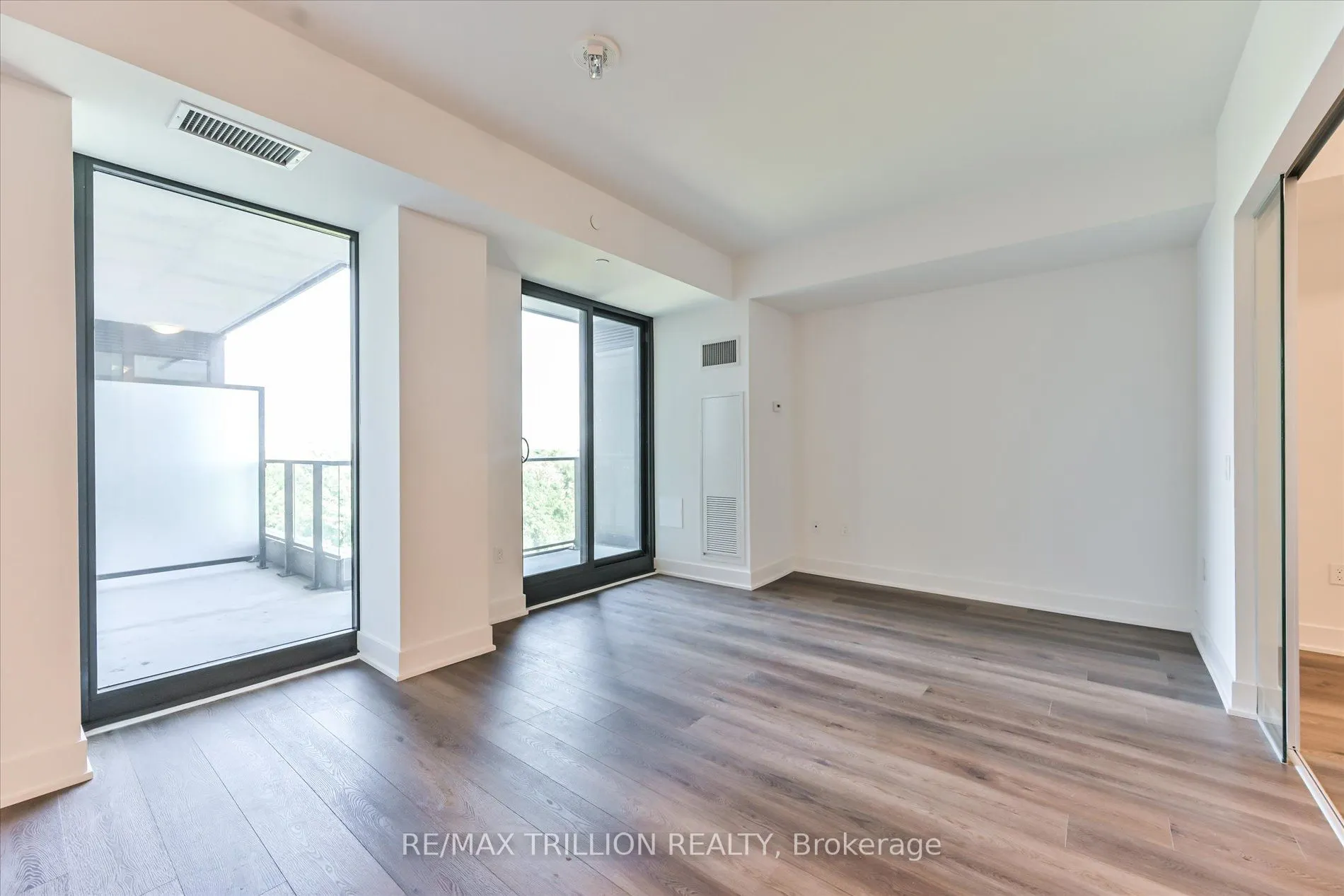 250 Lawrence Avenue W, #801
