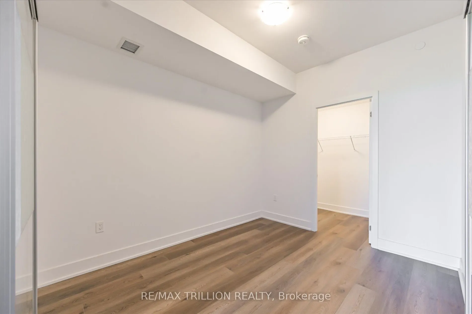 250 Lawrence Avenue W, #801