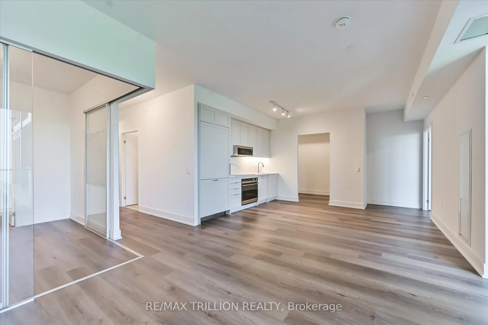 250 Lawrence Avenue W, #801