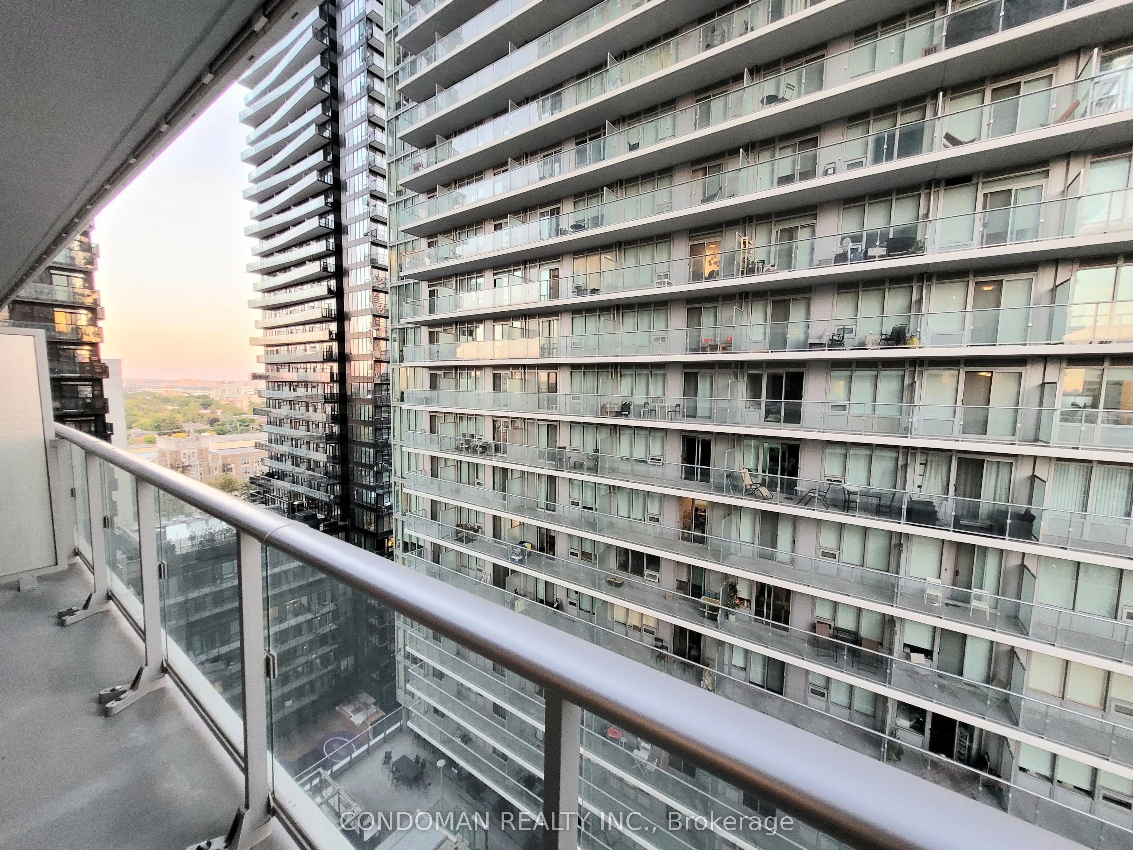 99 Broadway Avenue, #1608