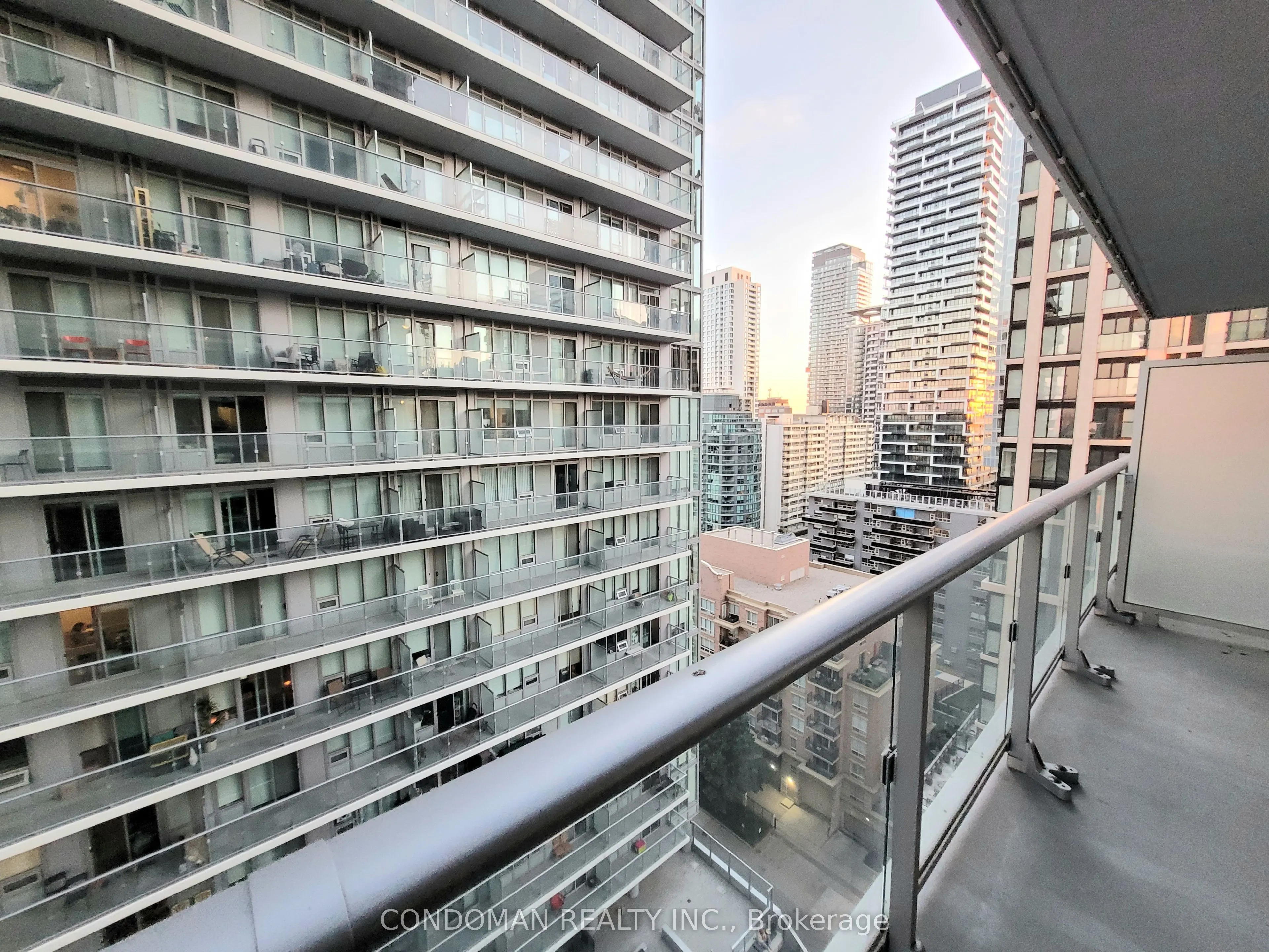 99 Broadway Avenue, #1608