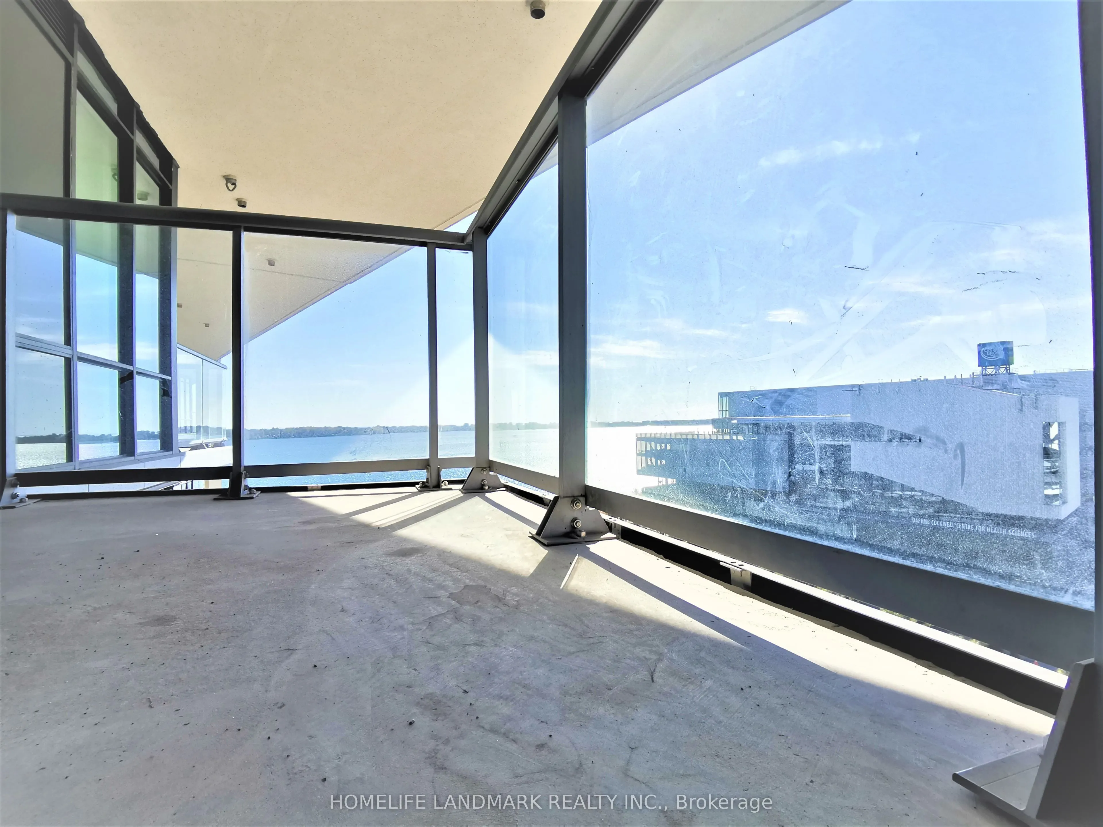 15 Merchants' Wharf Street, #1038