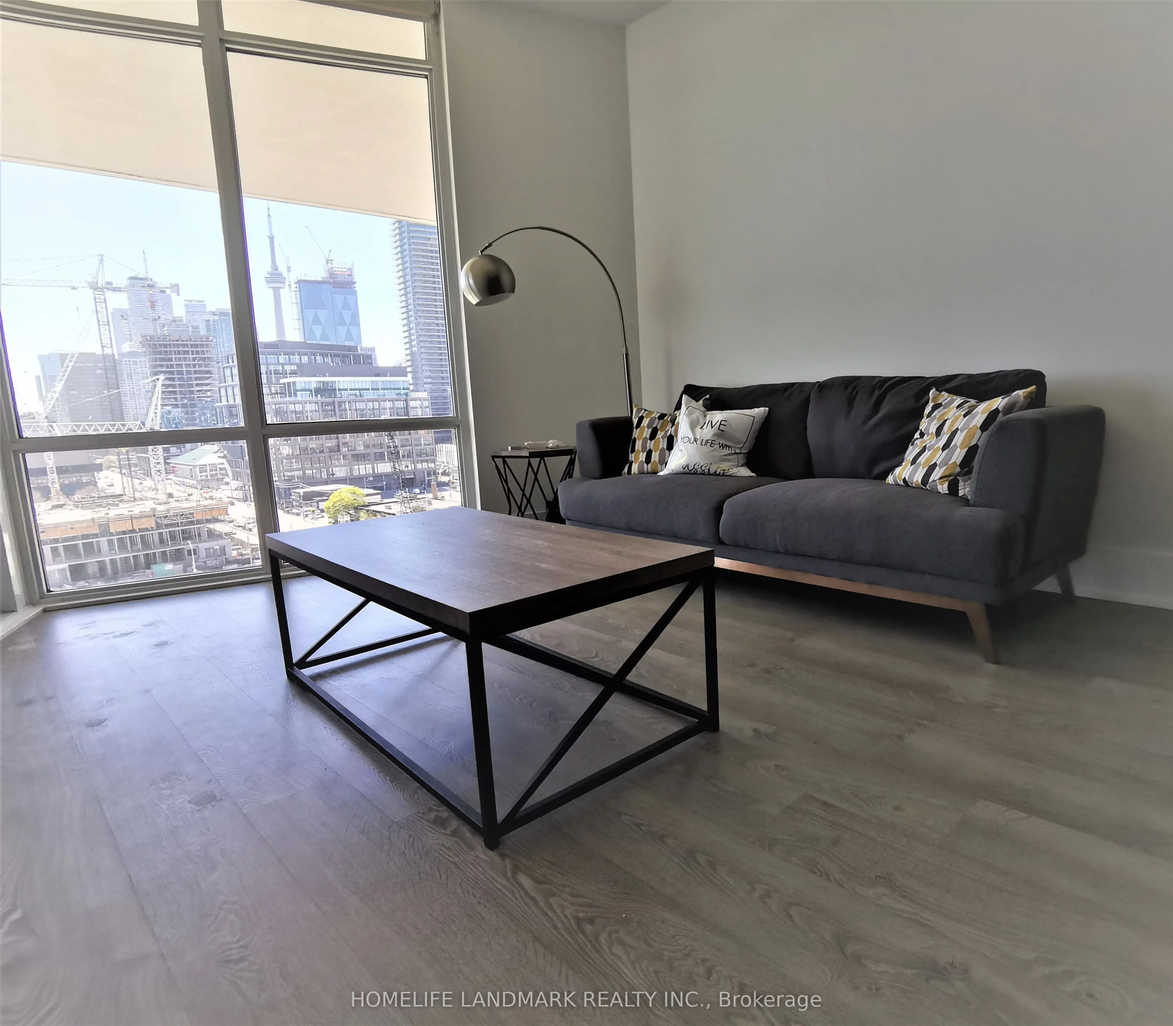 15 Merchants' Wharf Street, #1038
