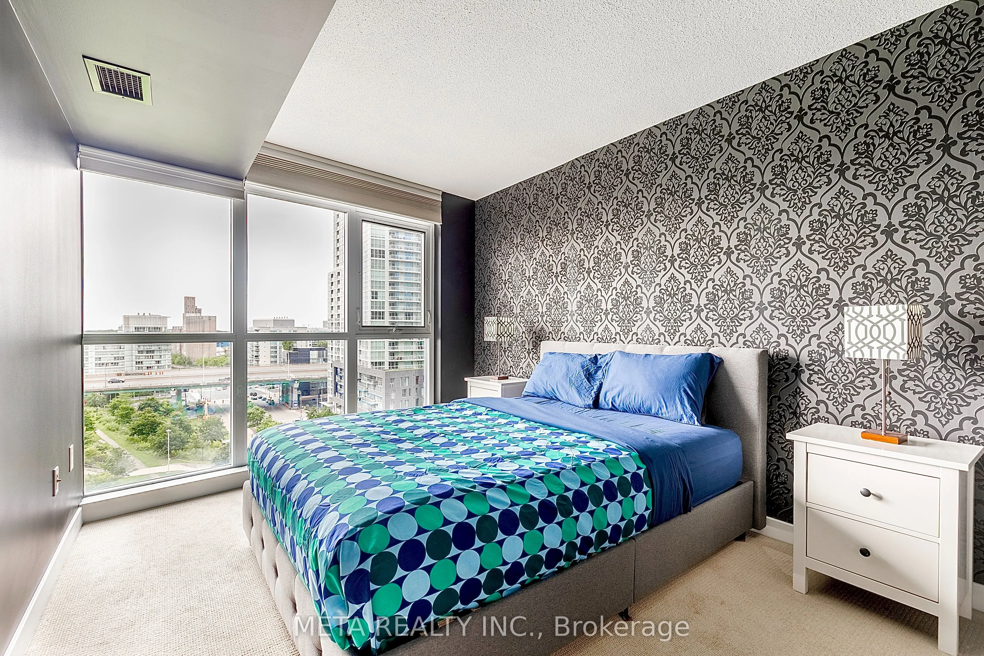 151 Dan Leckie Way, #902