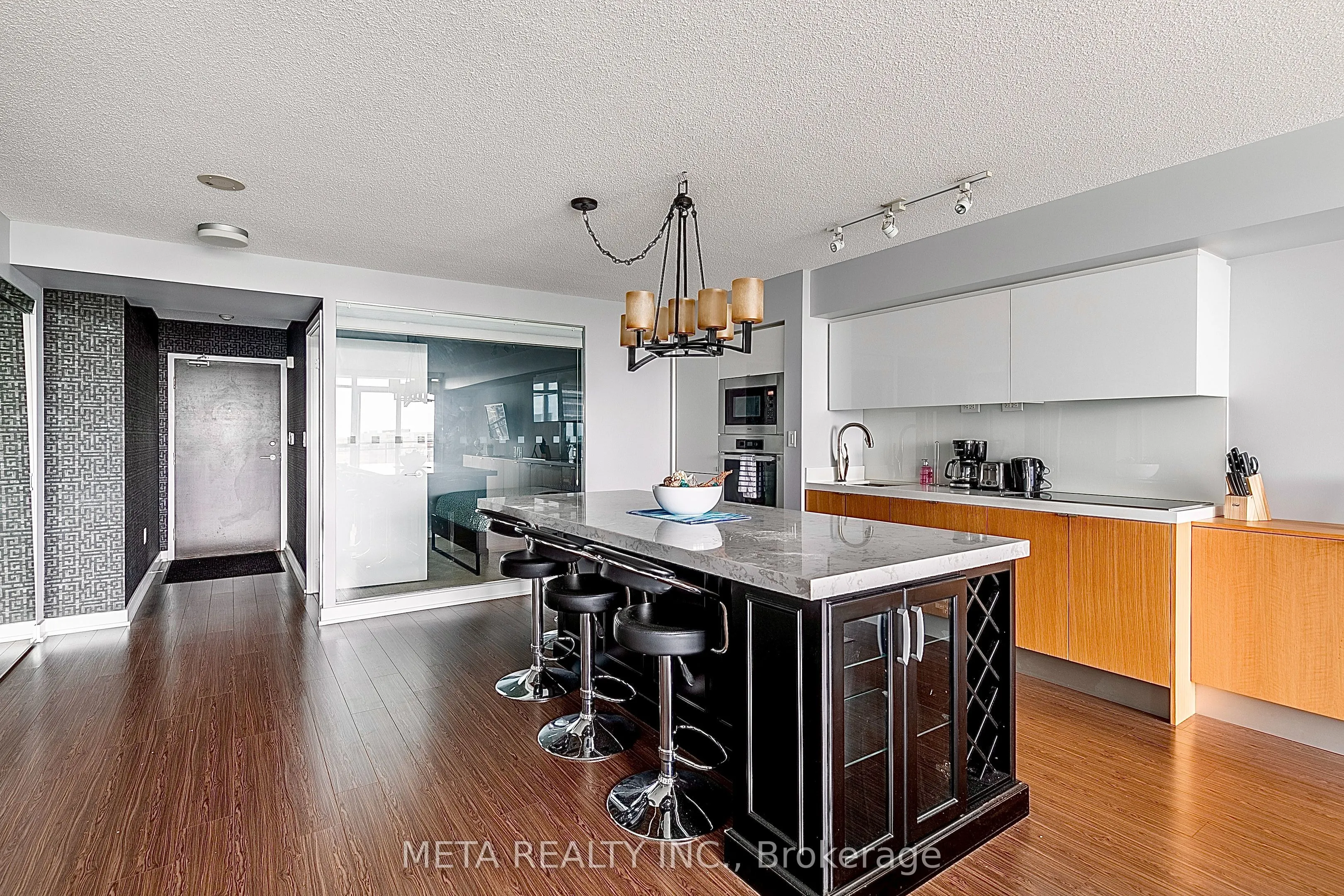 151 Dan Leckie Way, #902