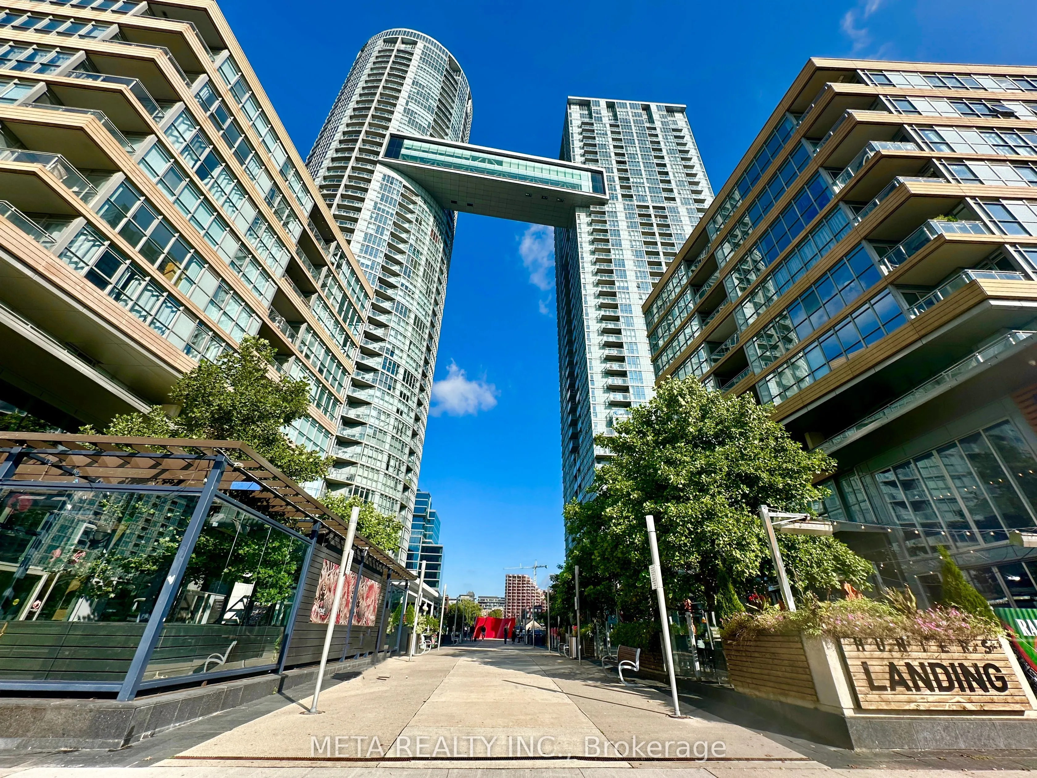 151 Dan Leckie Way, #902