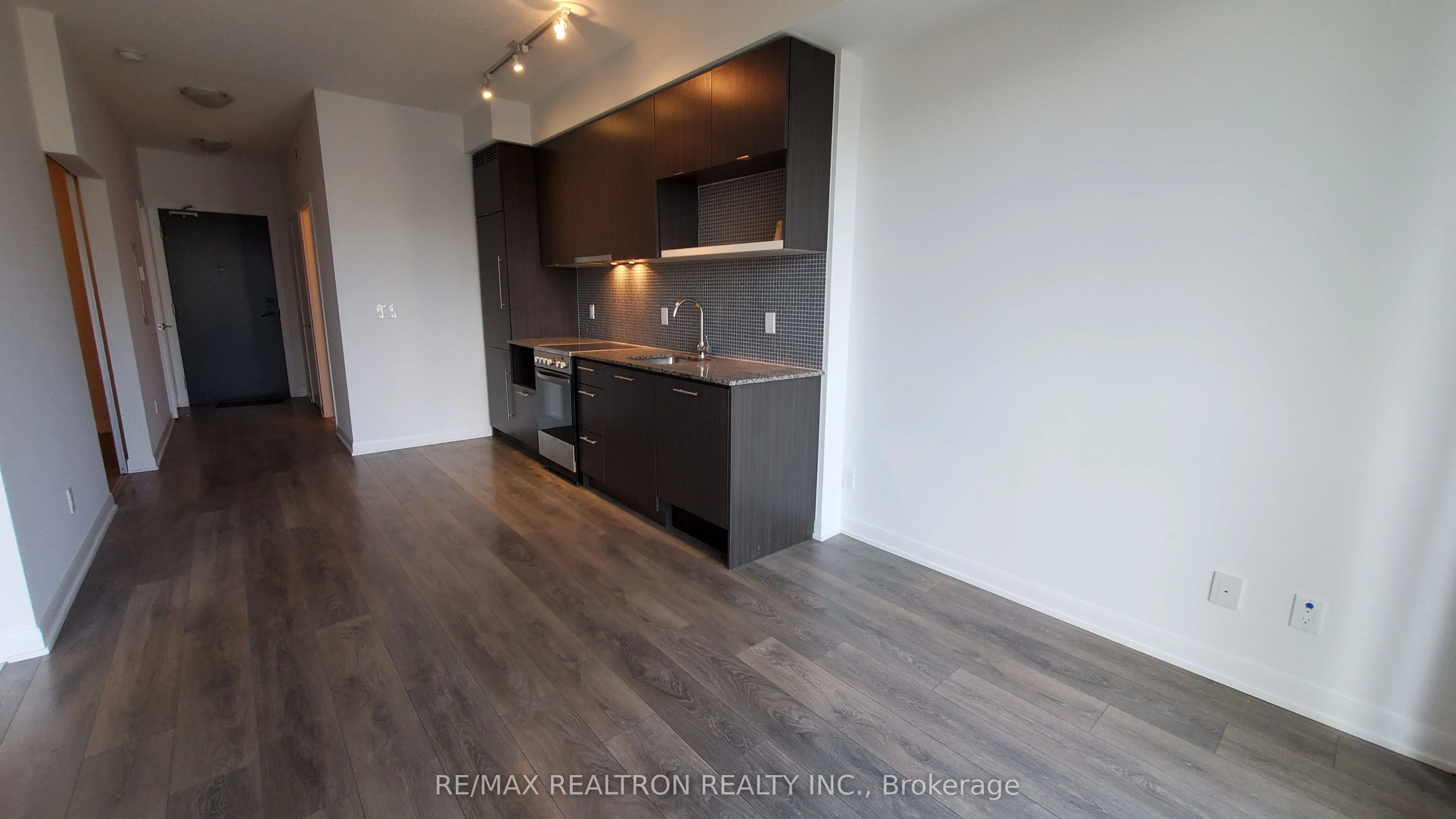 435 Richmond Street W, #1007